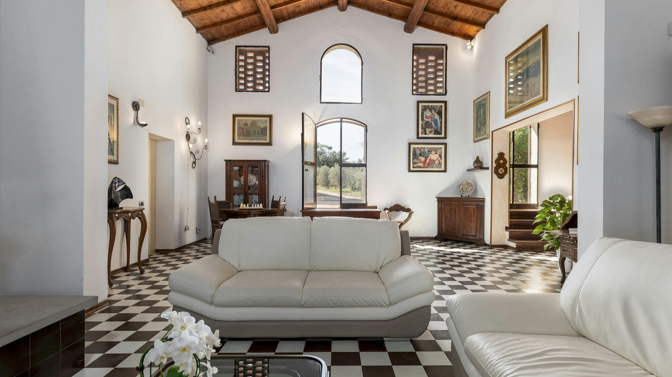 Villa Fossili Colle: Luxury 4-Bedroom Villa with Heated Pool, Tuscany
