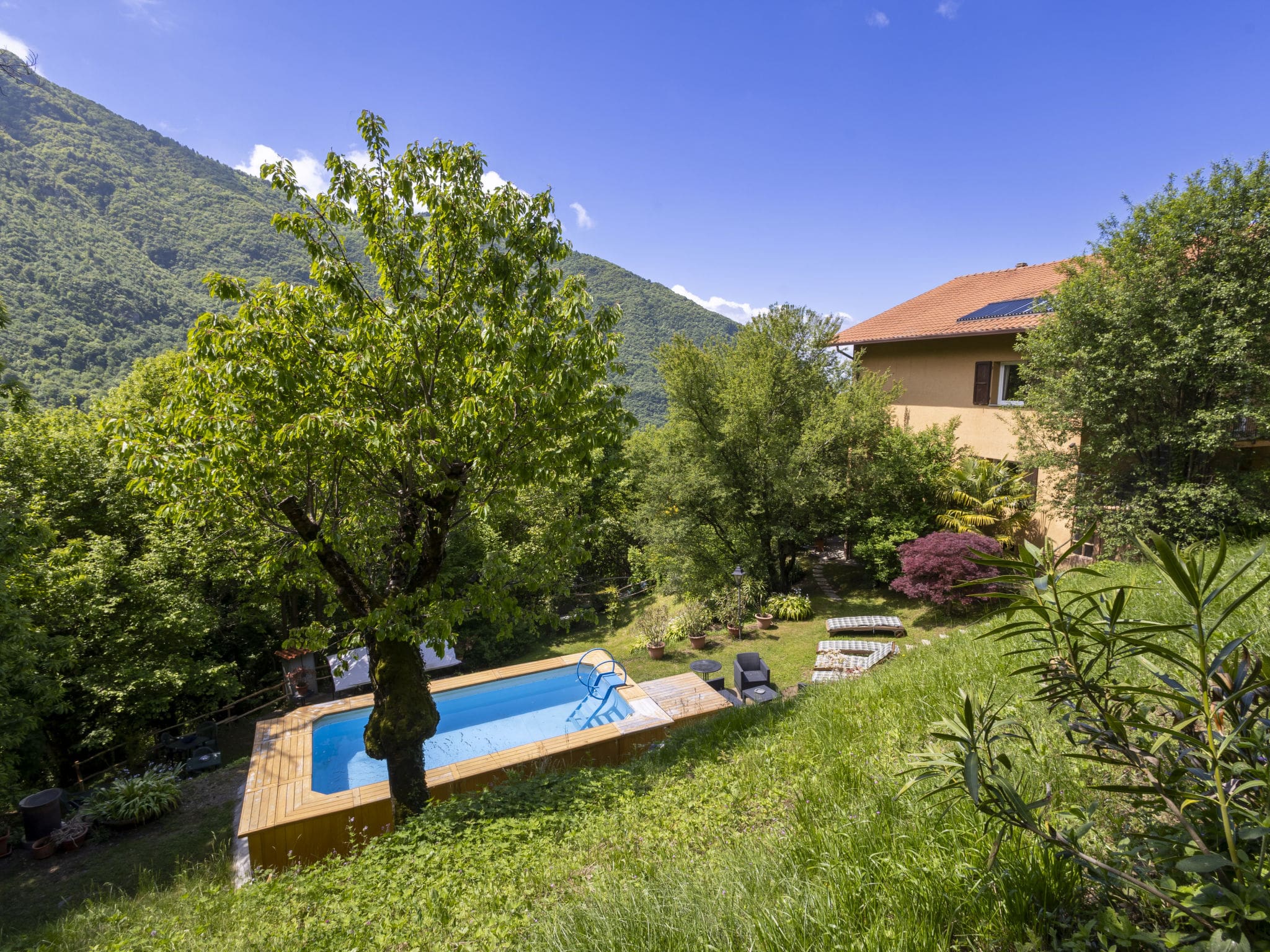 Villa Franciacorte Iseo: Spectacular 6-Bedroom Mountain Villa with Private Pool and Garden in the Italian Lakes