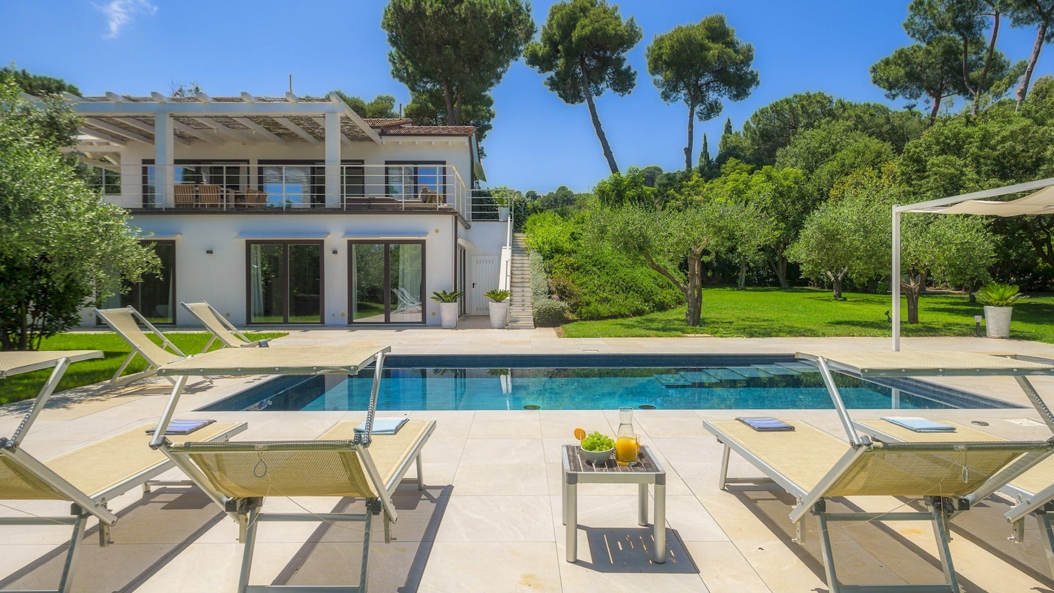 Villa Gabbiani Livorno: Luxury 4-Bedroom Apartment with Seaview and Pool, Elba Island