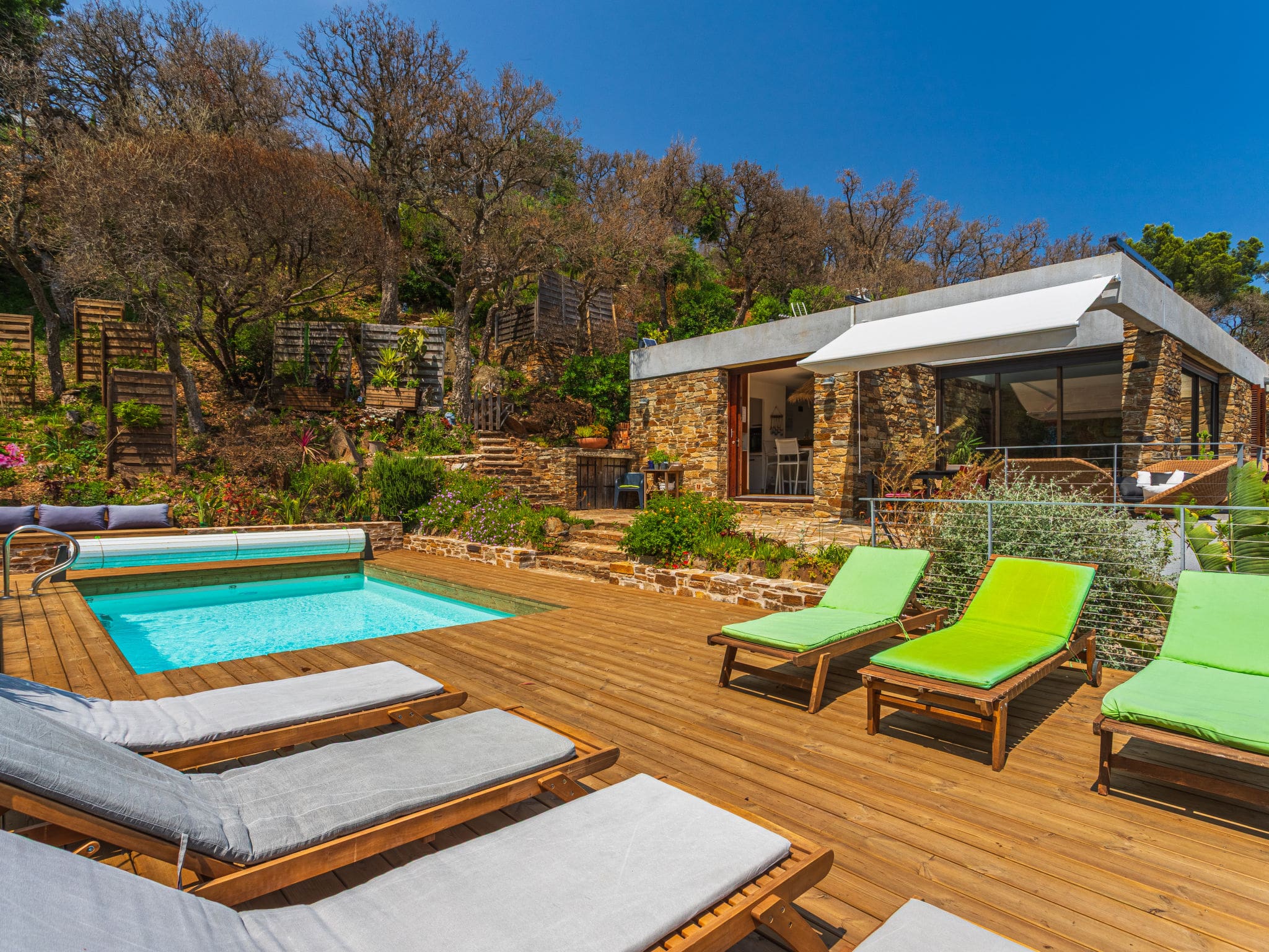 Villa Gaou Bénat: Beautiful 4-Bedroom Terraced Villa with Private Pool and Stunning Sea Views in Provence France