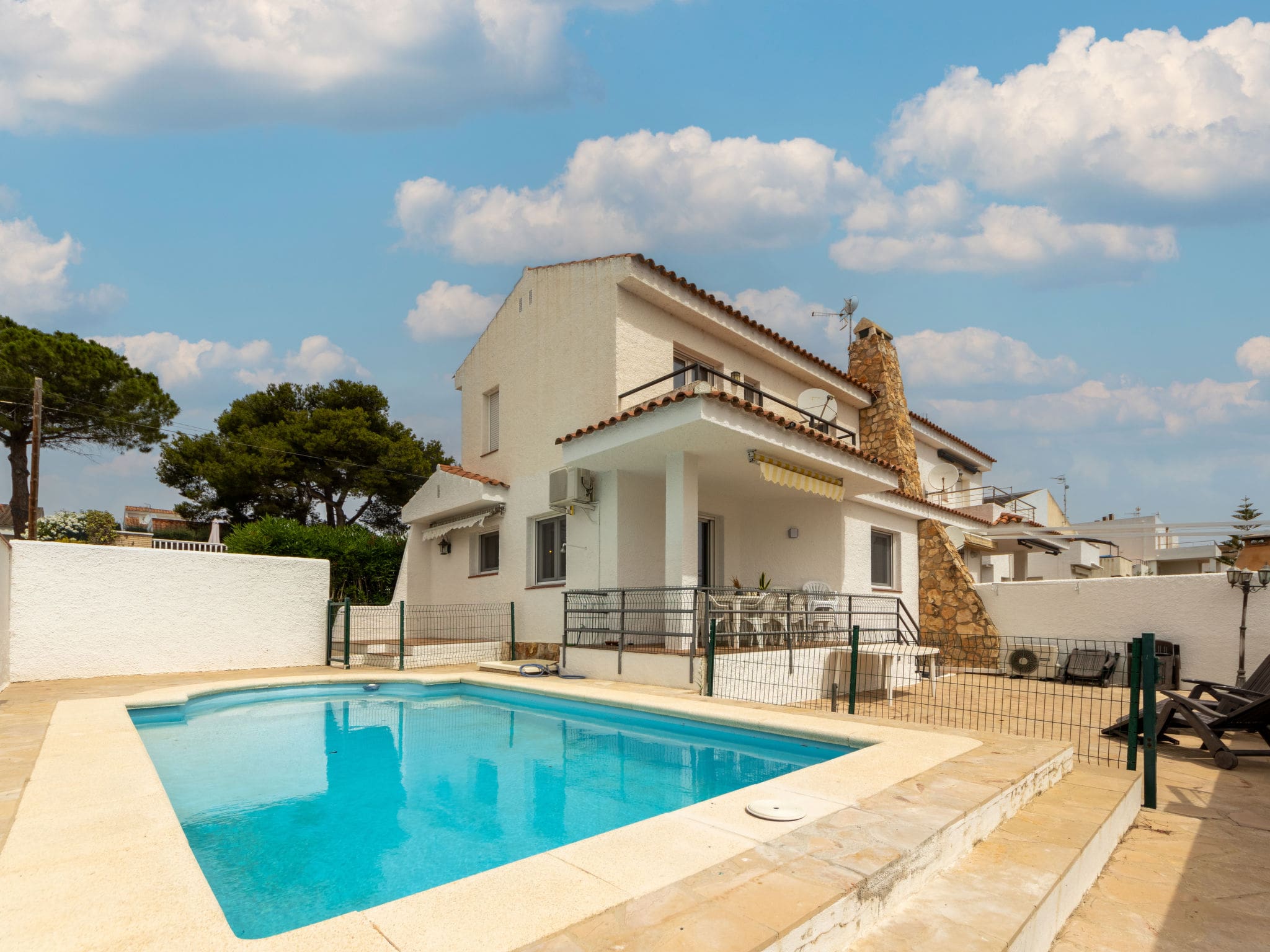 Villa Garbi L’Ampolla: Stunning 4-Bedroom Villa with Private Pool and Sea Views on Spain’s Costa Dorada