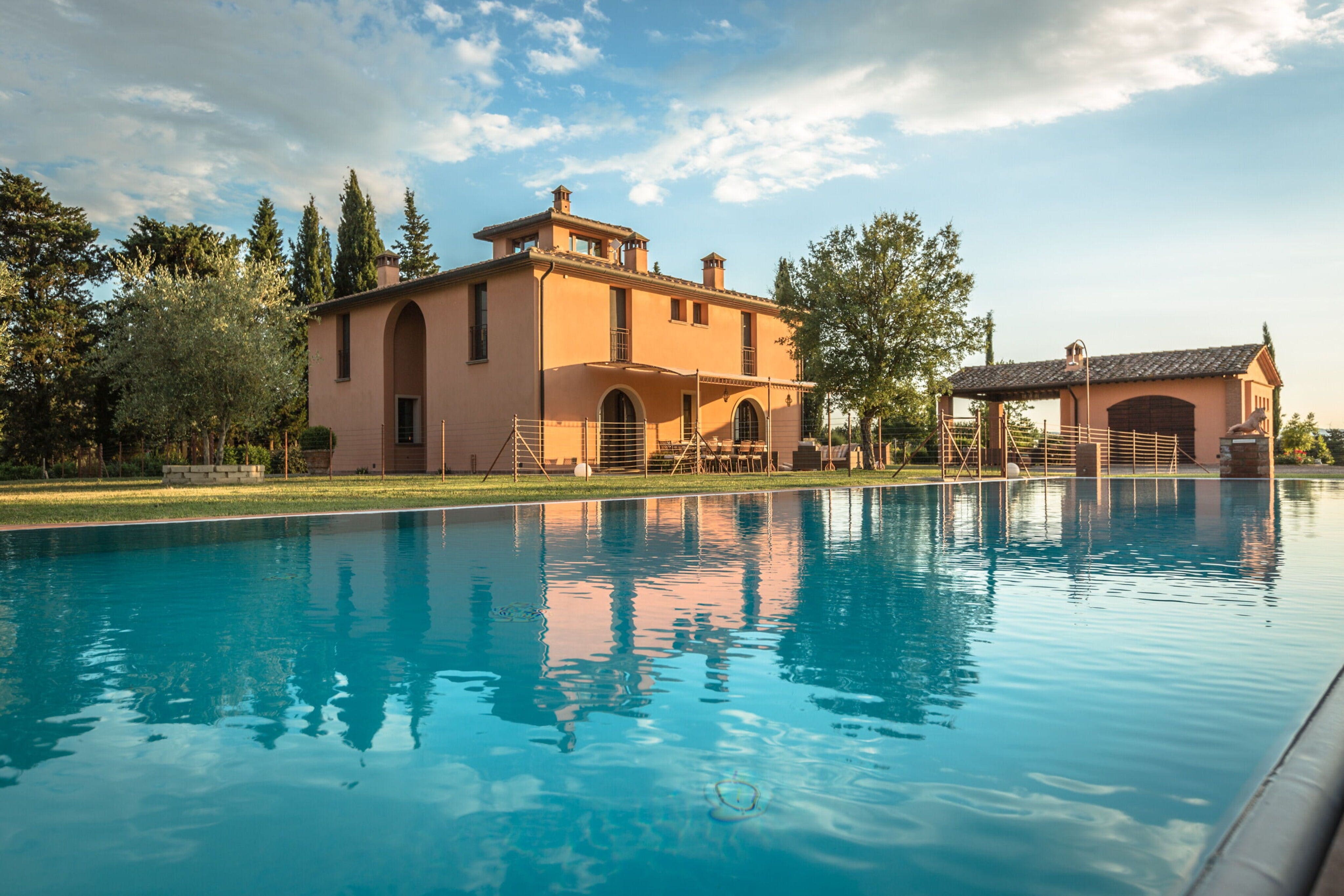 Villa Ginestra San Miniato: Spacious 5-Bedroom Villa with Countryside Views and Pool, San Miniato