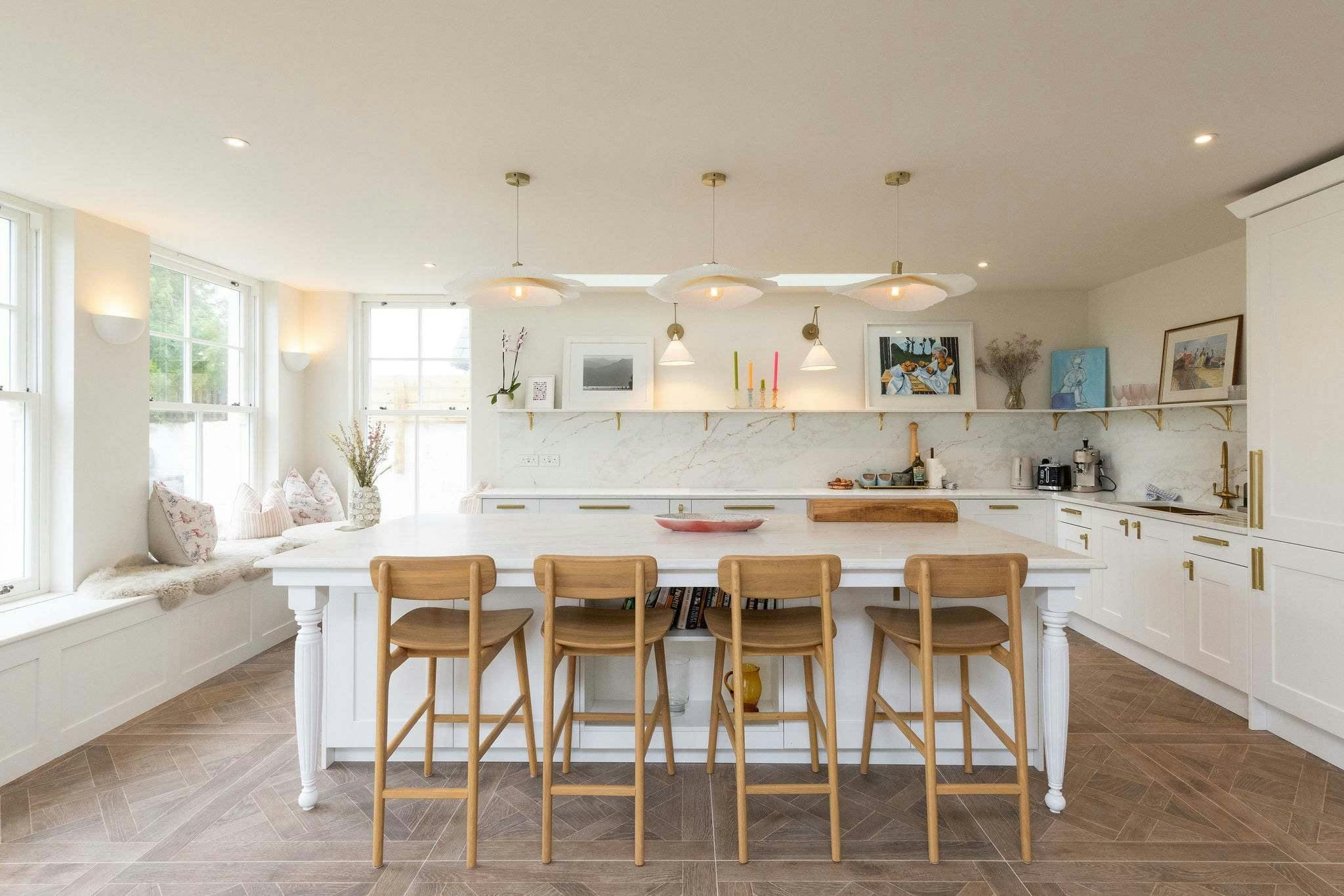 Villa Gorse East Wittering: Luxury 5-Bedroom Villa with Sea Views and Family Amenities, West Sussex
