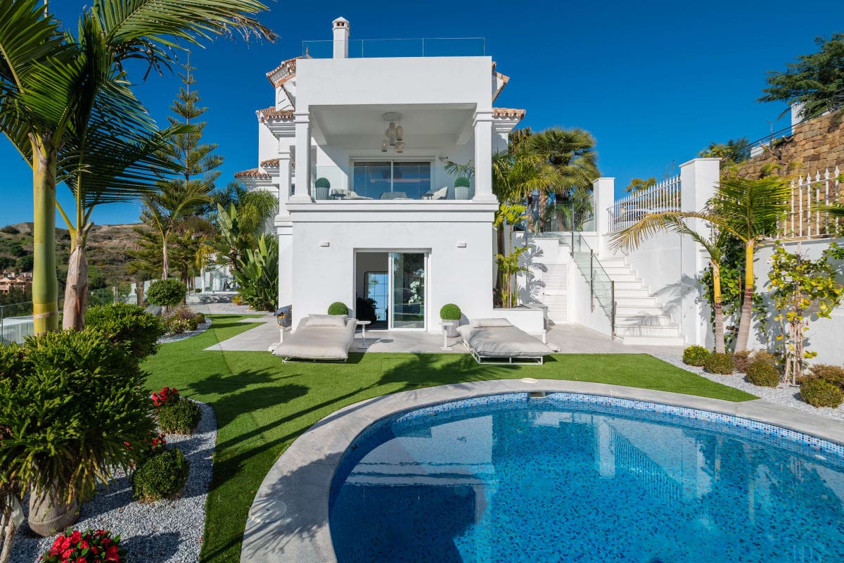 Villa Guadalmina SanPedro San Pedro de Alcántara: Luxury 4-Bedroom Villa with Sea Views, San Pedro de Alcántara