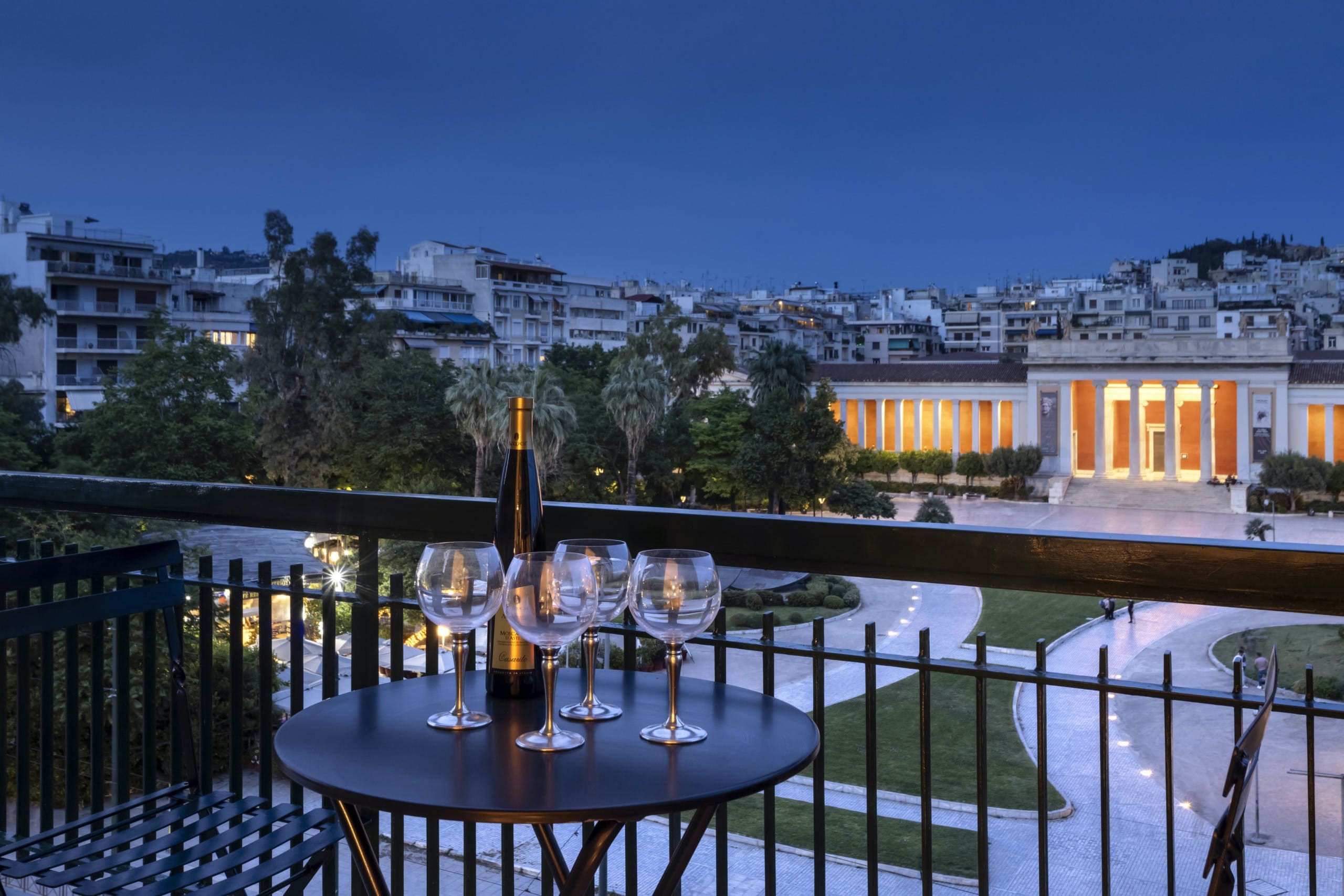 Villa Ilissos Athens: Luxury 3-Bedroom Apartment with Stunning City Views, Athens