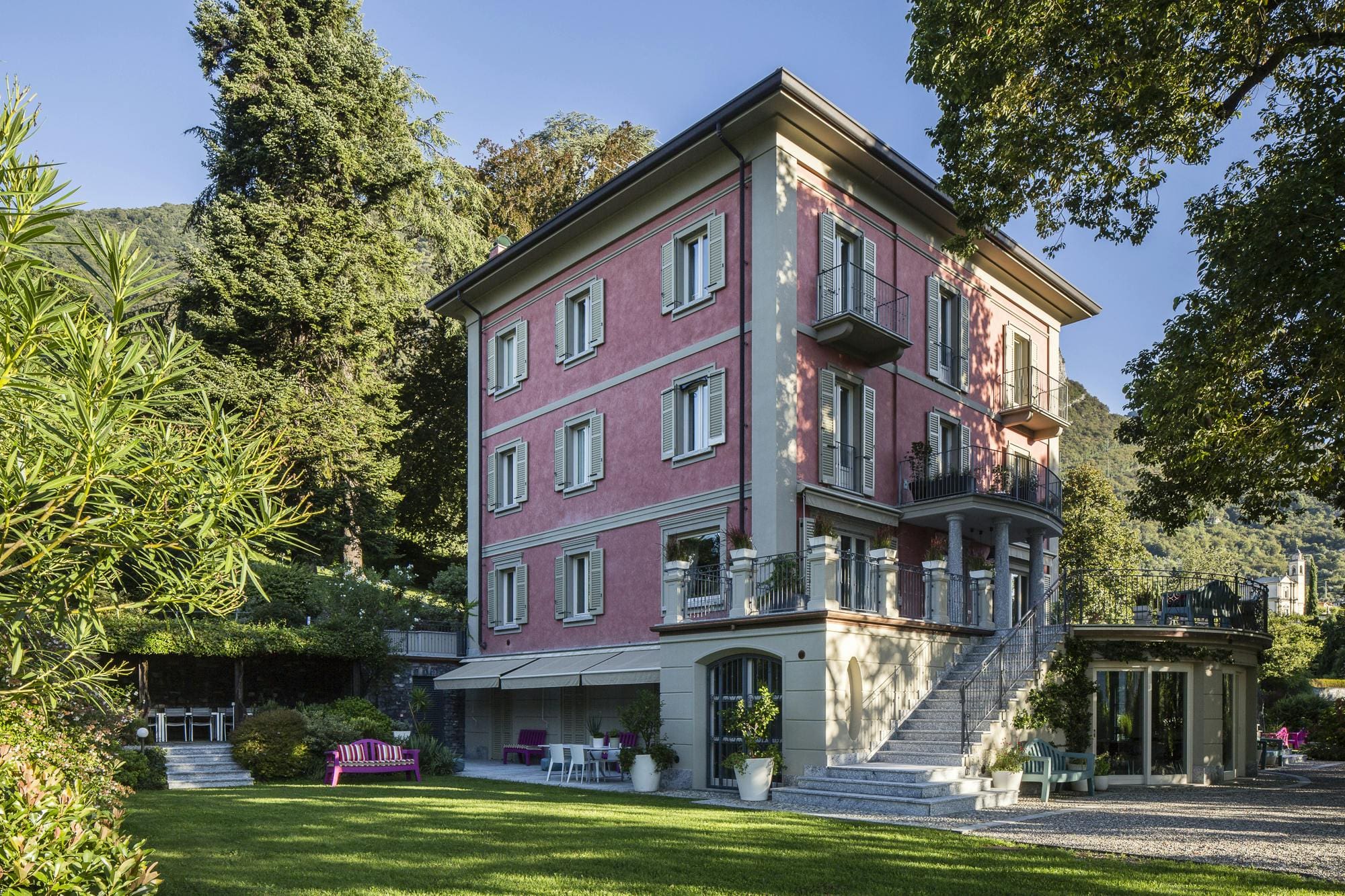 Villa Isola Ossuccio: Luxury Villa with Pool and Tennis Court, Como