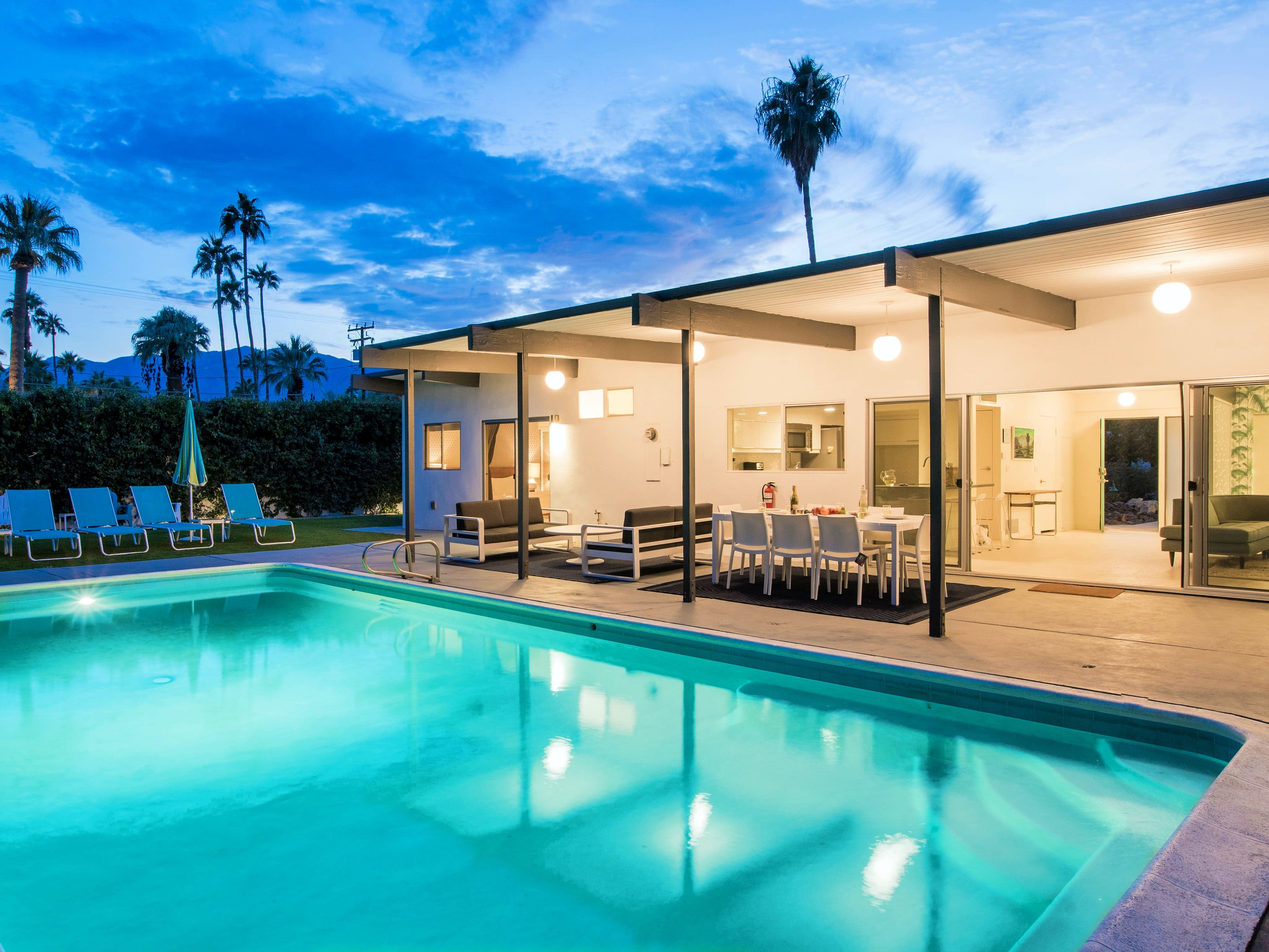 Villa Jacinto Cathedral: Luxury 4-Bedroom Villa with Pool and Golf Access, Palm Springs