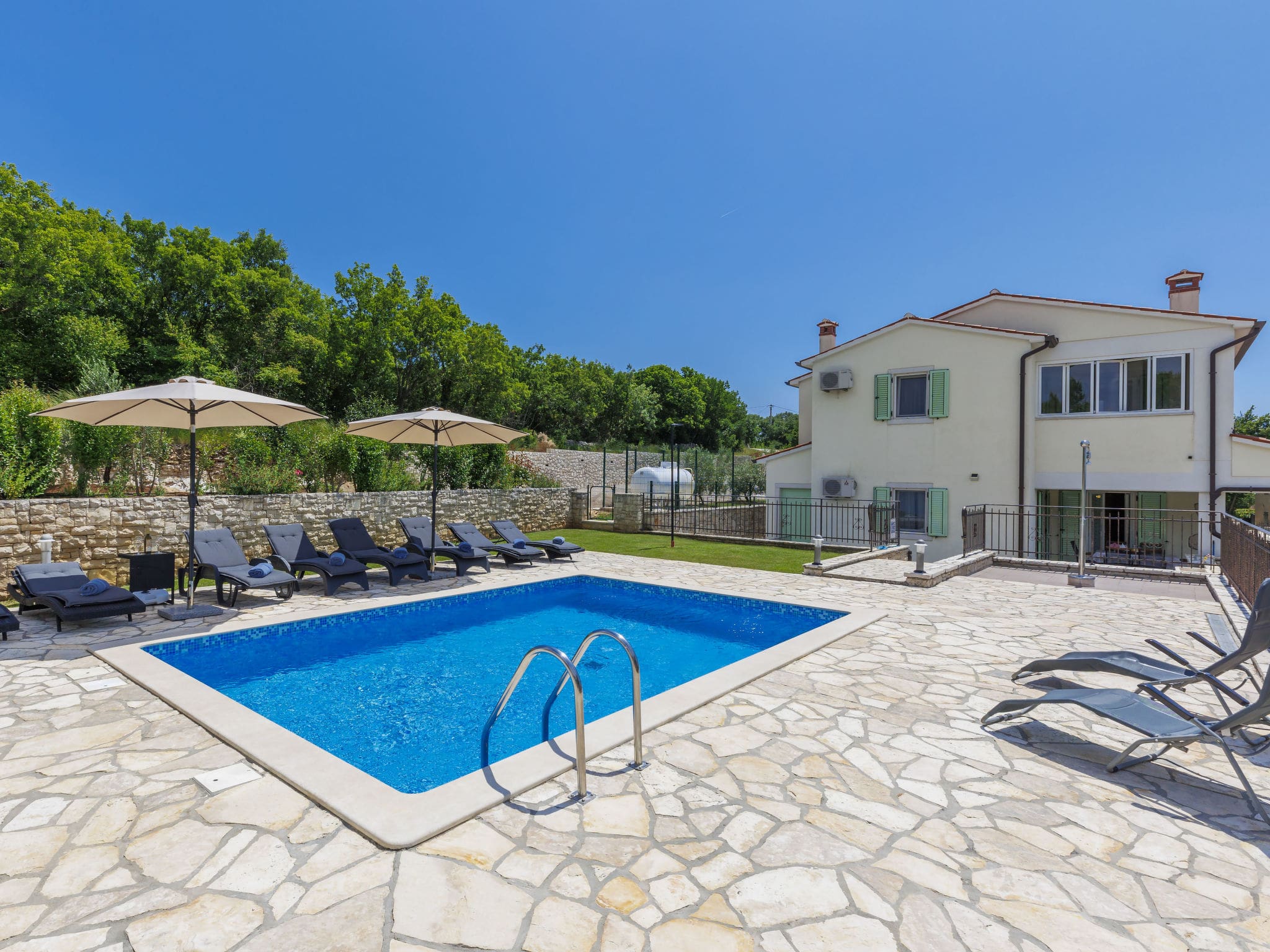 Villa Jugo Trget: Spacious Four-Bedroom Holiday Villa with Private Pool and Sea Access in Coastal Croatia