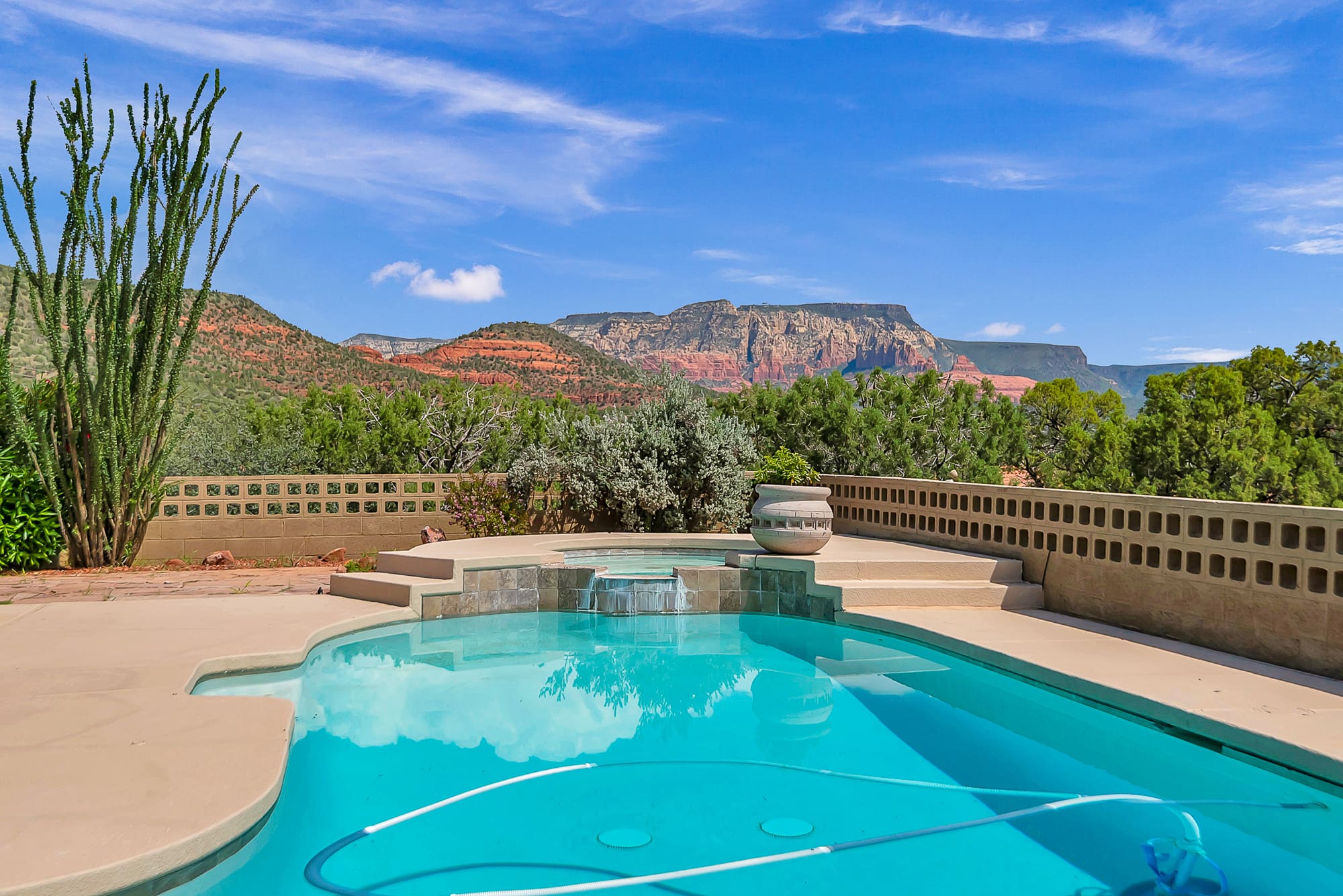 Villa Junipero Sedona: Luxury 3-Bedroom Villa with Private Pool and Hot Tub, Sedona