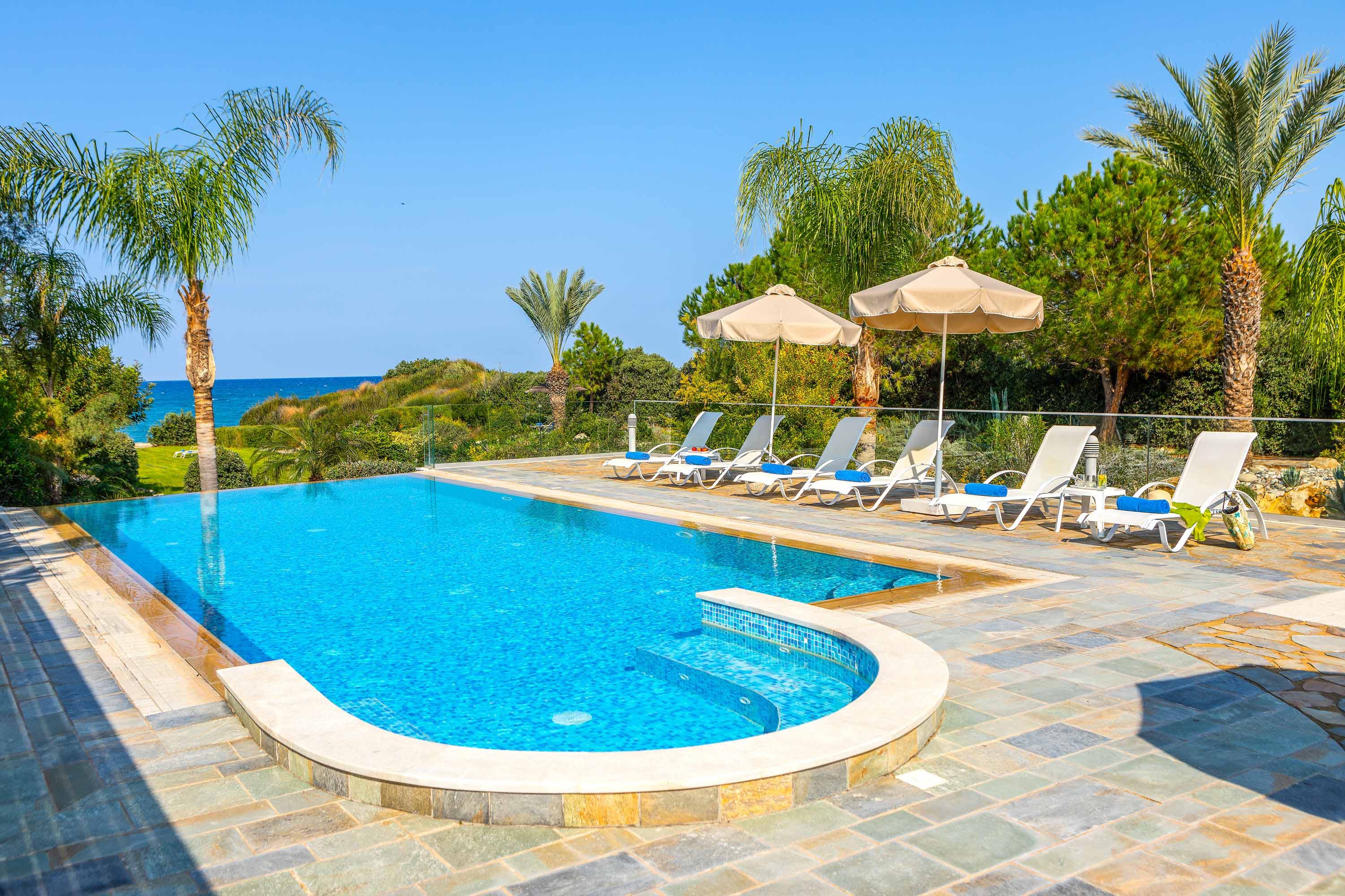 Villa Kalamos Polis: Luxury 4-Bedroom Apartment with Infinity Pool and Sea View, Polis
