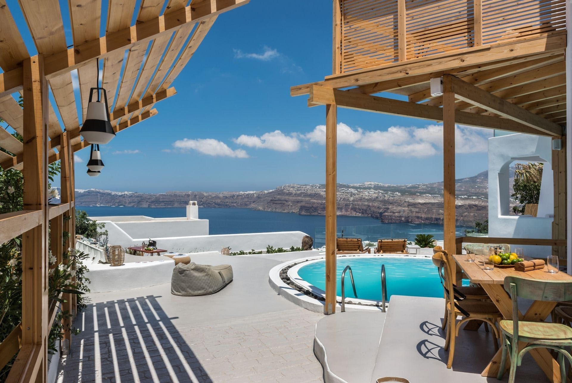 Villa Kallisti Akrotiri: 4-Bedroom Luxury Apartment with Pool and Seaview, Santorini