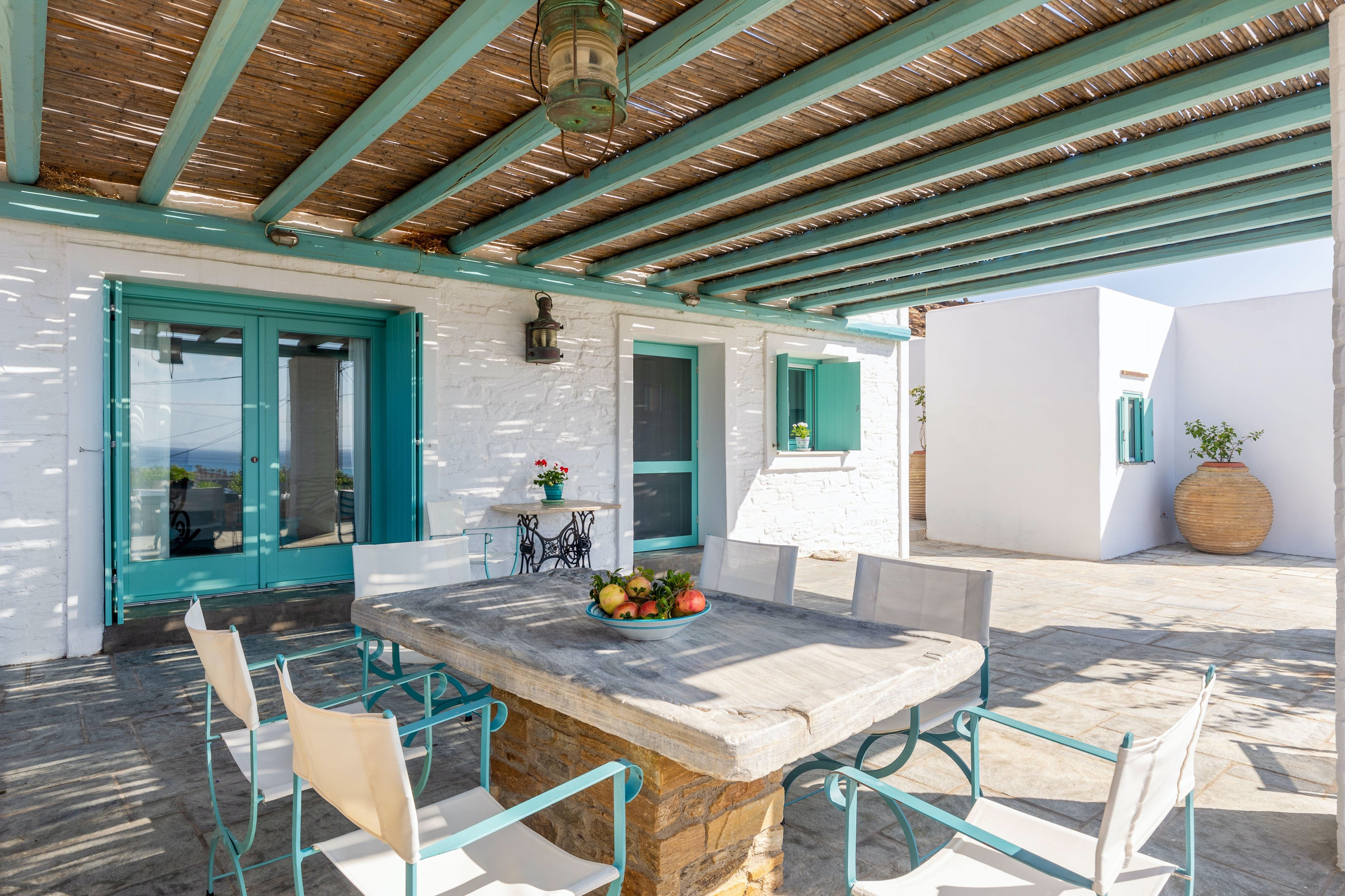 Villa Kallisti Santorini Santorini 3: Luxury 2-Bedroom Apartment with Shared Pool and Sea Views, Santorini