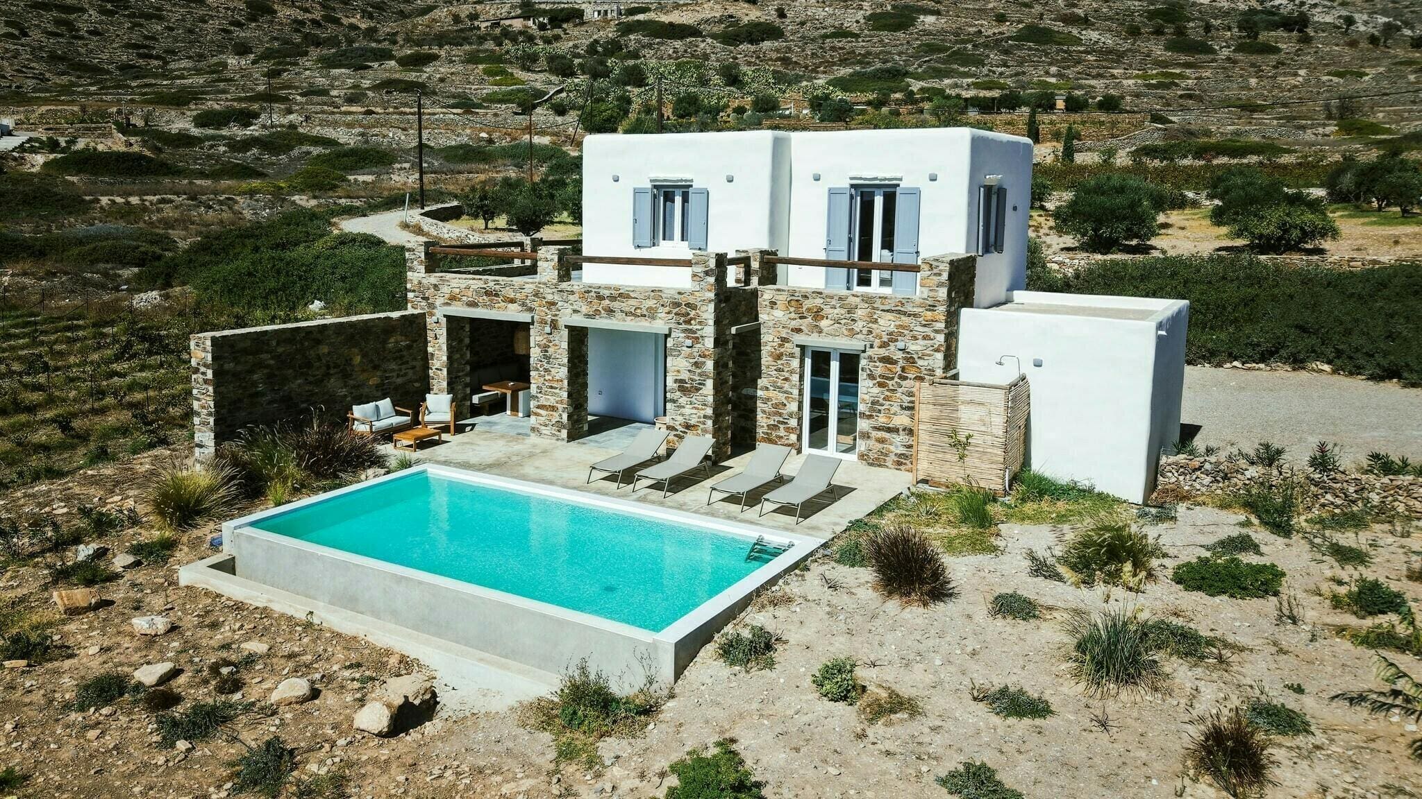 Villa Kamar Santorini: Luxury 2-Bedroom Villa with Private Pool and Sea Views, Santorini