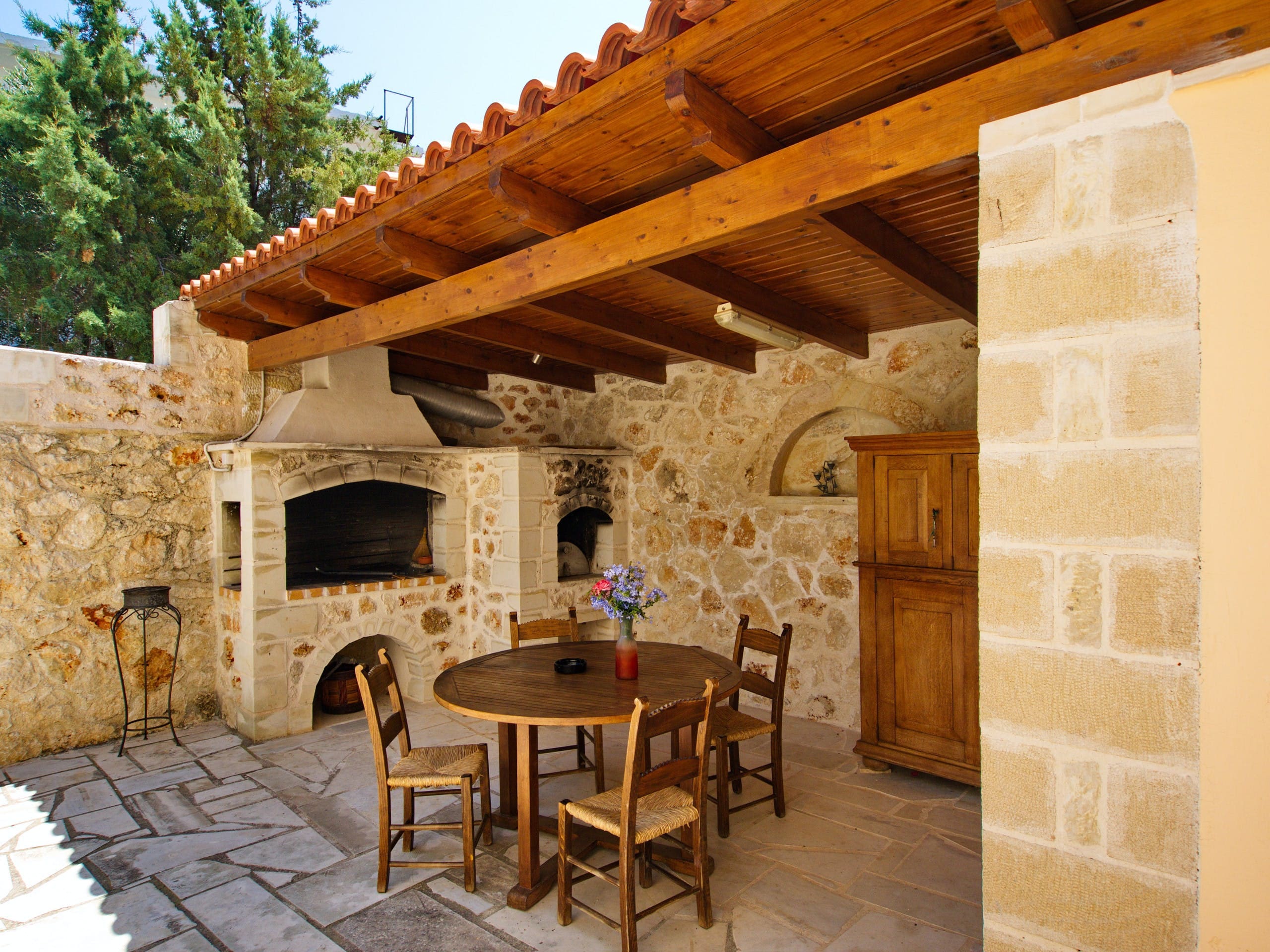 Villa Kapsali Kokkino Chorio: Charming 3-Bedroom Apartment with Pool and Sea Views, Kokkino Chorio