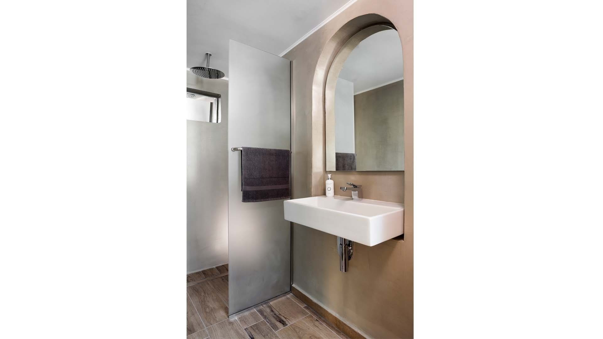 Villa Kerkyra Corfu Corfu Town 2: Spacious 7-Bedroom Apartment with Seaview and Pool, Corfu Town