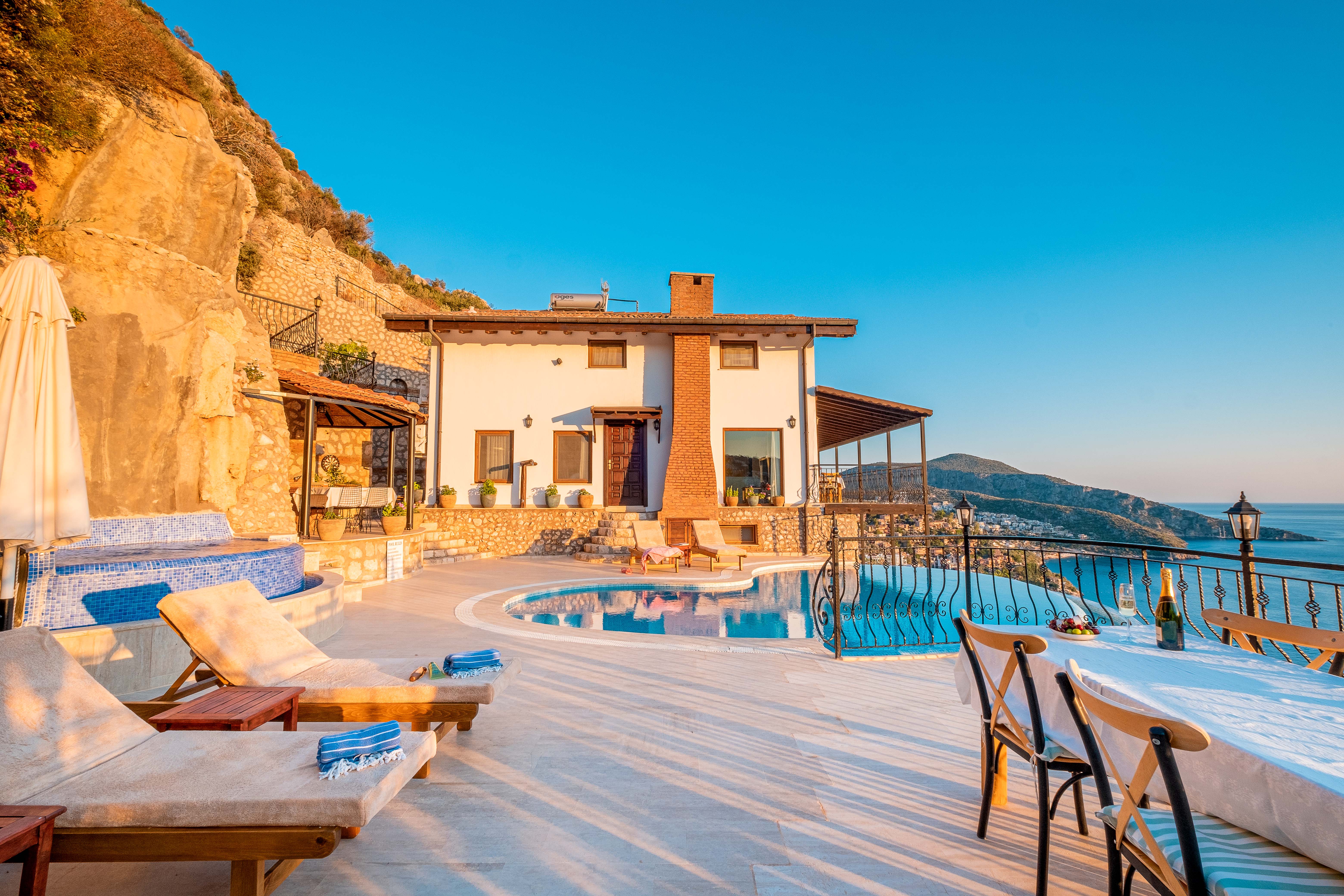 Villa Kocayaka Antalya: Spacious 4-Bedroom Apartment Rental with Infinity Pool and Seaview, Antalya