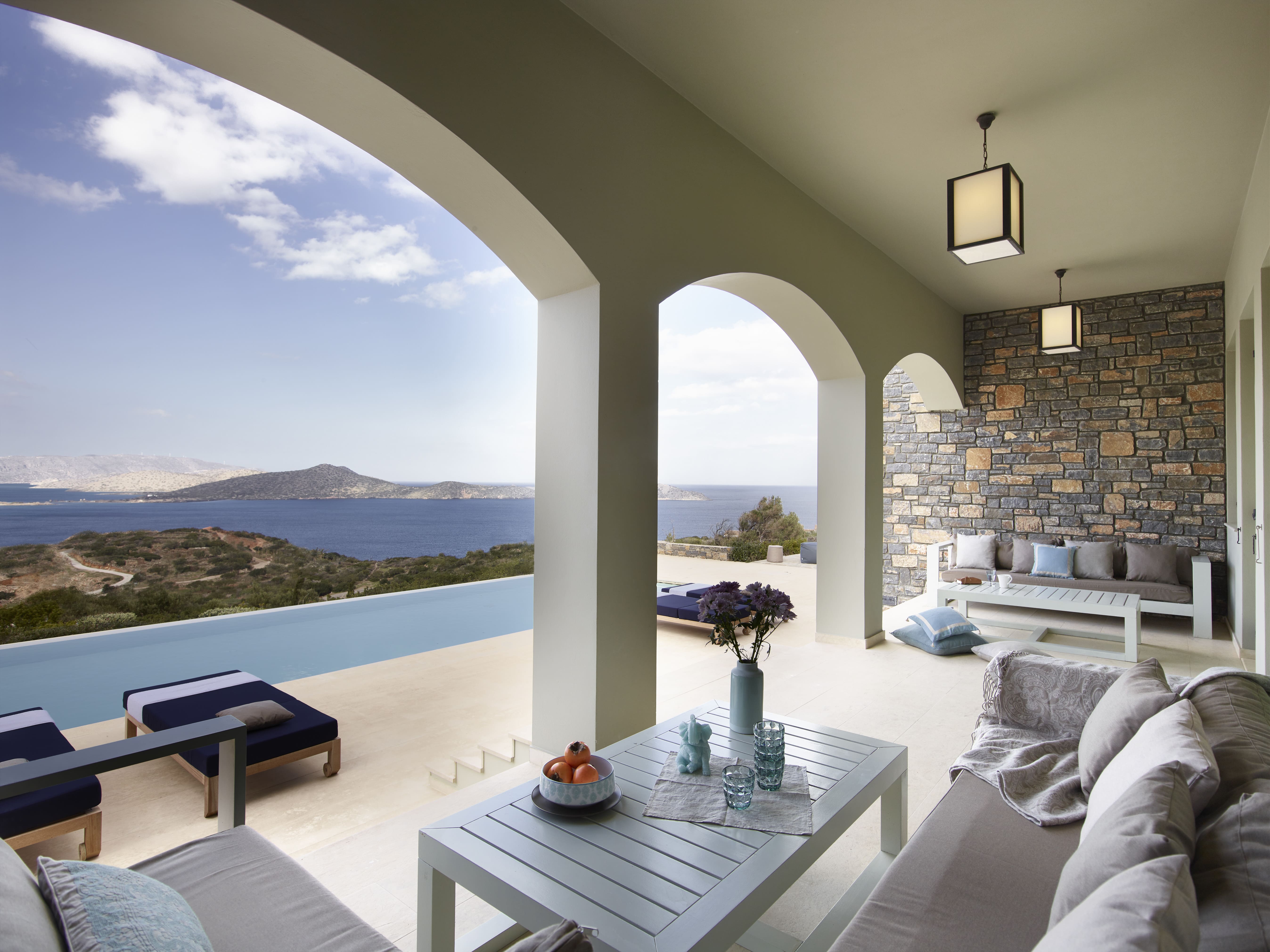 Villa Kokkino Elounda: Spacious 8-Bedroom Villa with Infinity Pool and Sea Views, Elounda