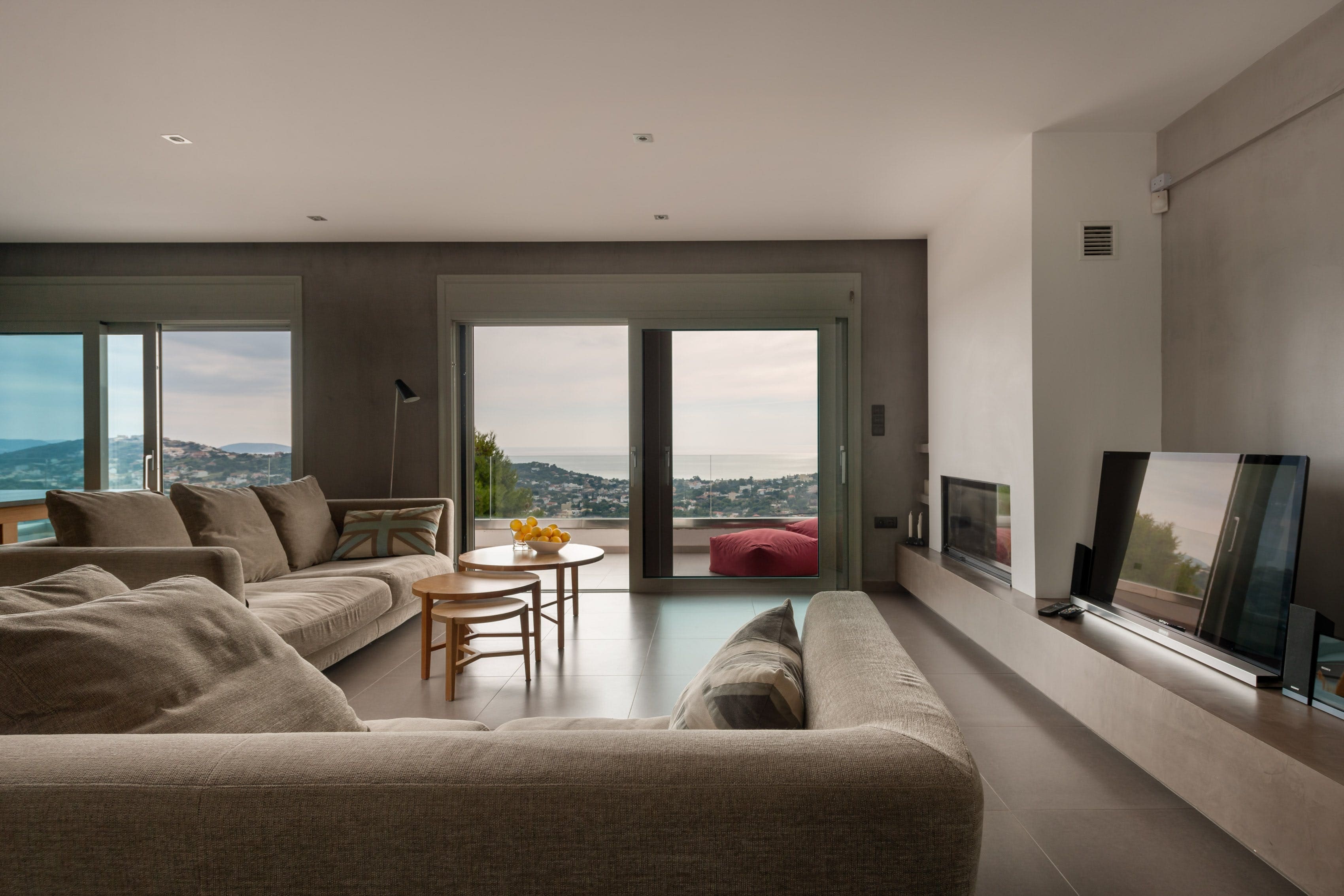 Villa Kokkino Markopoulo: Luxury 4-Bedroom Villa with Private Pool and Sea Views, East Attica
