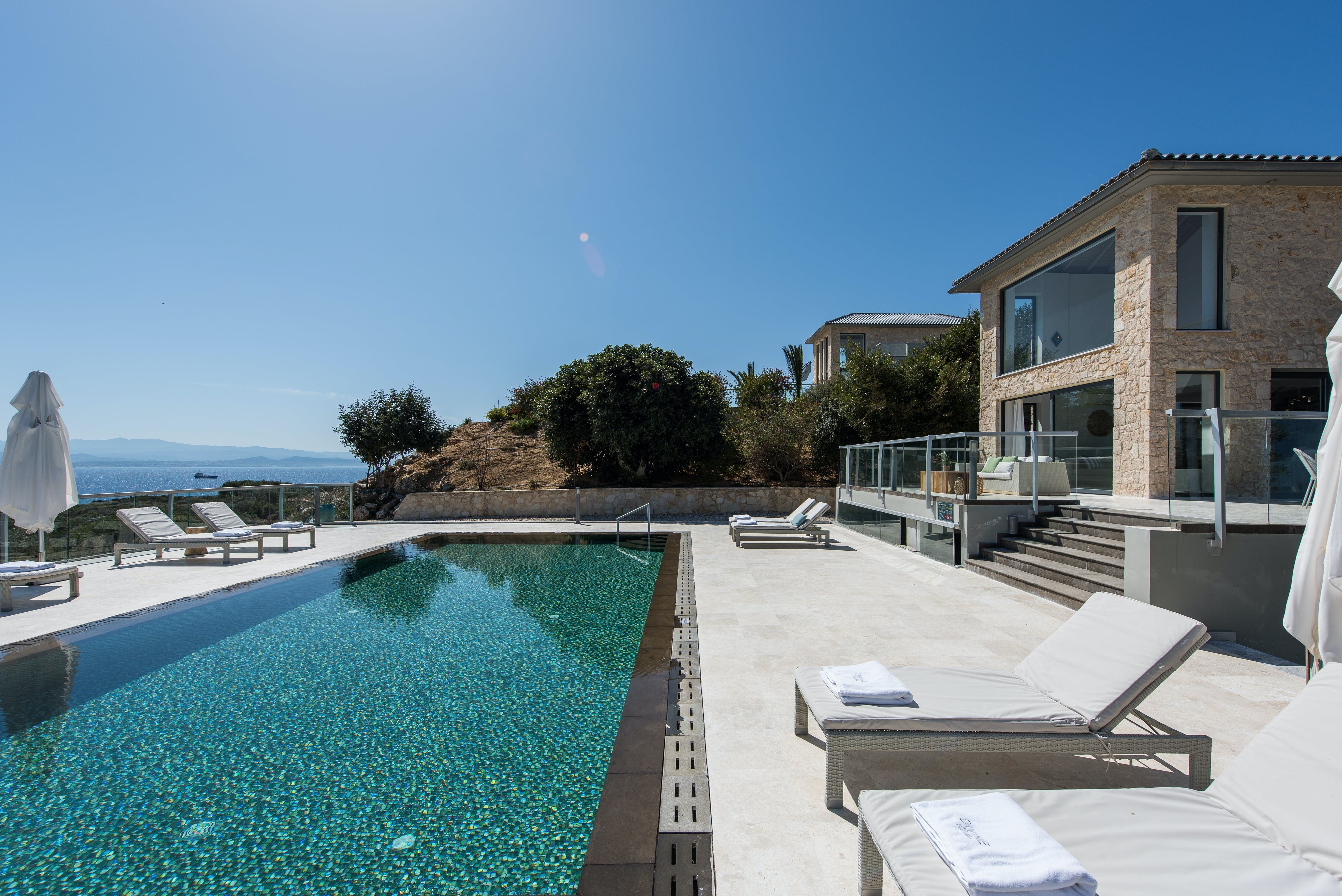 Villa Kritamos Chorafakia: Spacious 4-Bedroom Apartment with Seaview and Pool, Chorafakia