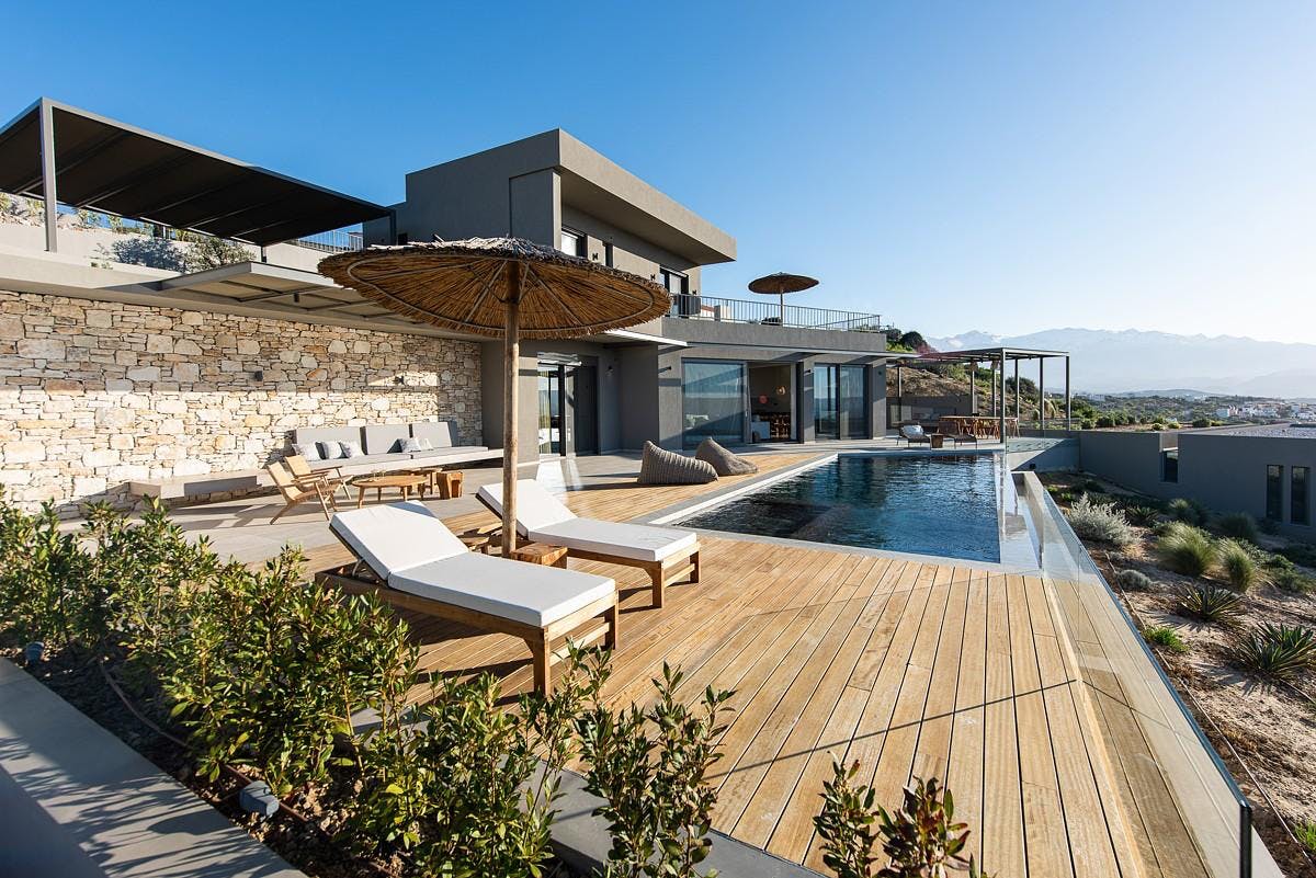 Villa Kritamos KokkinoChorio: Elegant 3-Bedroom Apartment with Infinity Pool and Sea Views, Kokkino Chorio