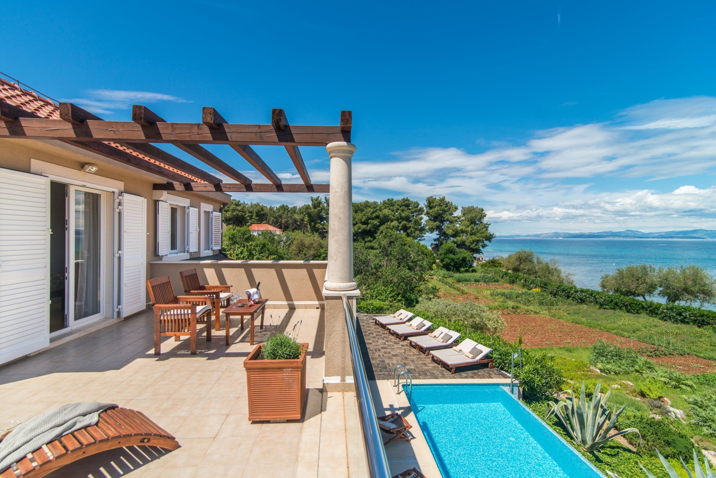 Villa Kvarner Split: Exclusive 6-Bedroom Villa with Sea View and Pool, Split