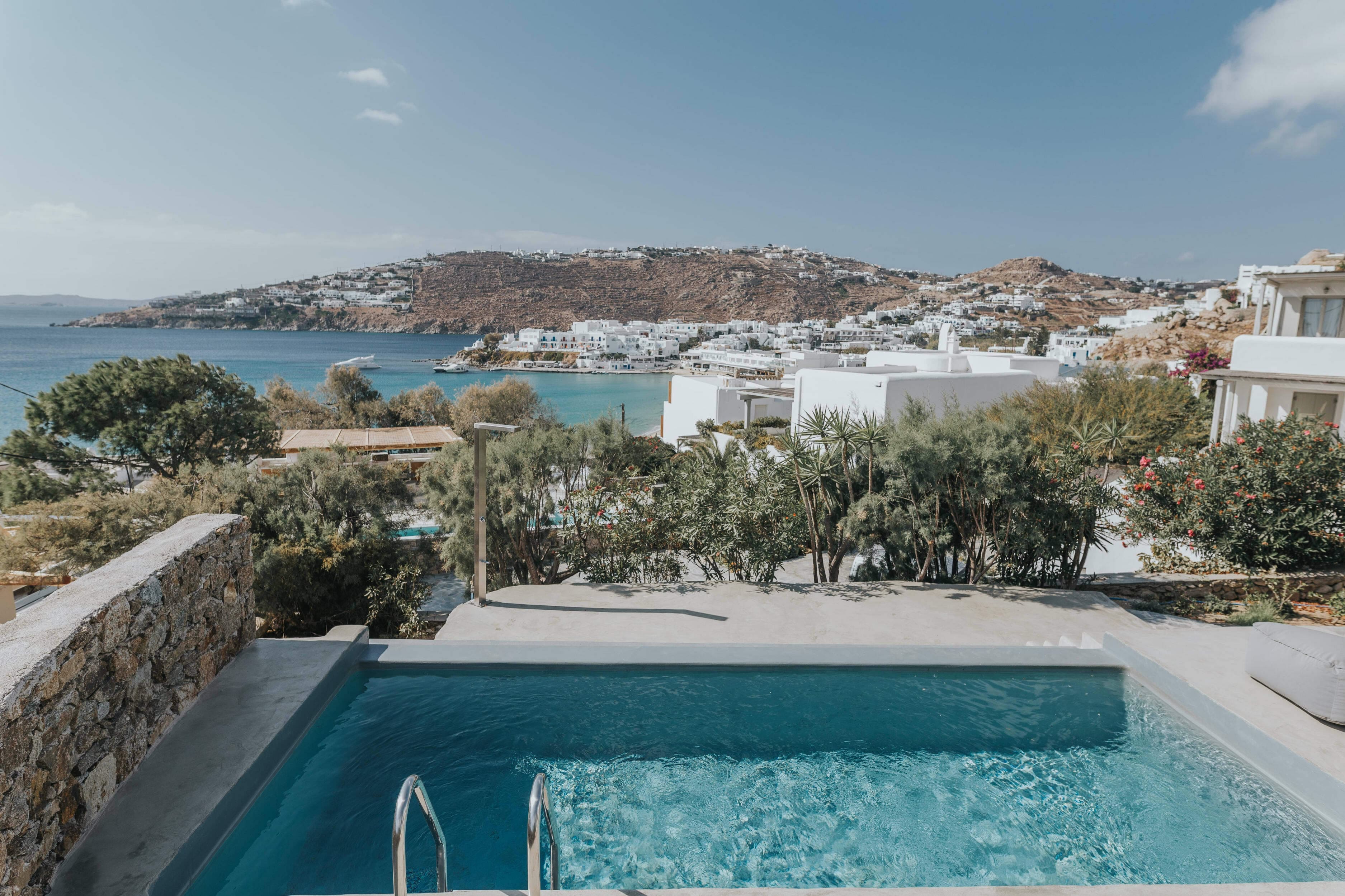Villa Kyndos Platis Gialos: Luxury 5-Bedroom Villa with Infinity Pool and Sea Views, Platis Gialos
