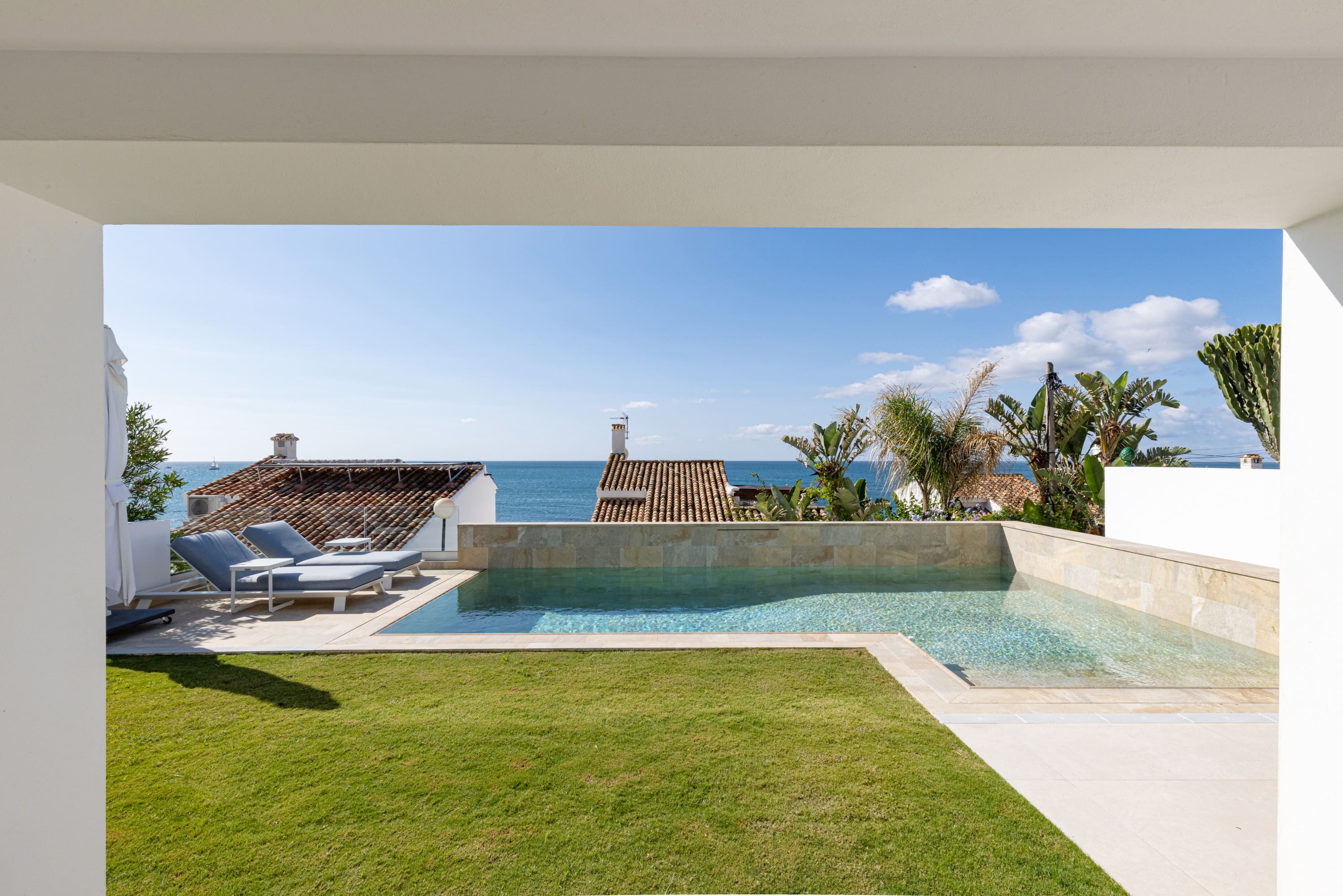 Villa La Herradura Estepona: Luxury 3-Bedroom Villa with Seaview and Pool, Estepona