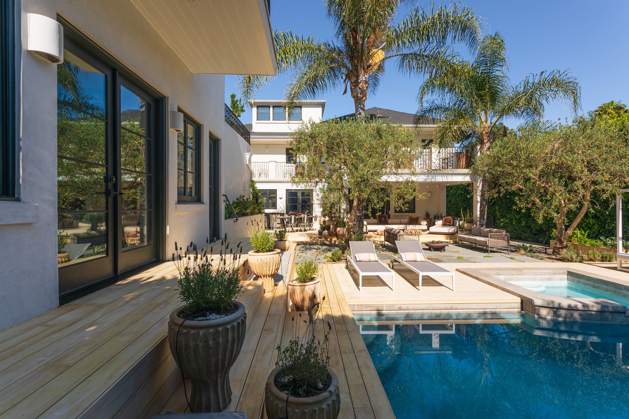 Villa Laurel Canyon: Luxury Villa with Pool and Hot Tub, 7 Bedrooms, Laurel Canyon