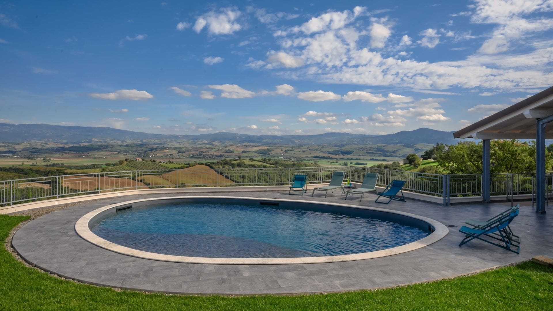Villa Leccino Grosseto: Exquisite 3-Bedroom Villa with Pool and Sauna, Tuscany South