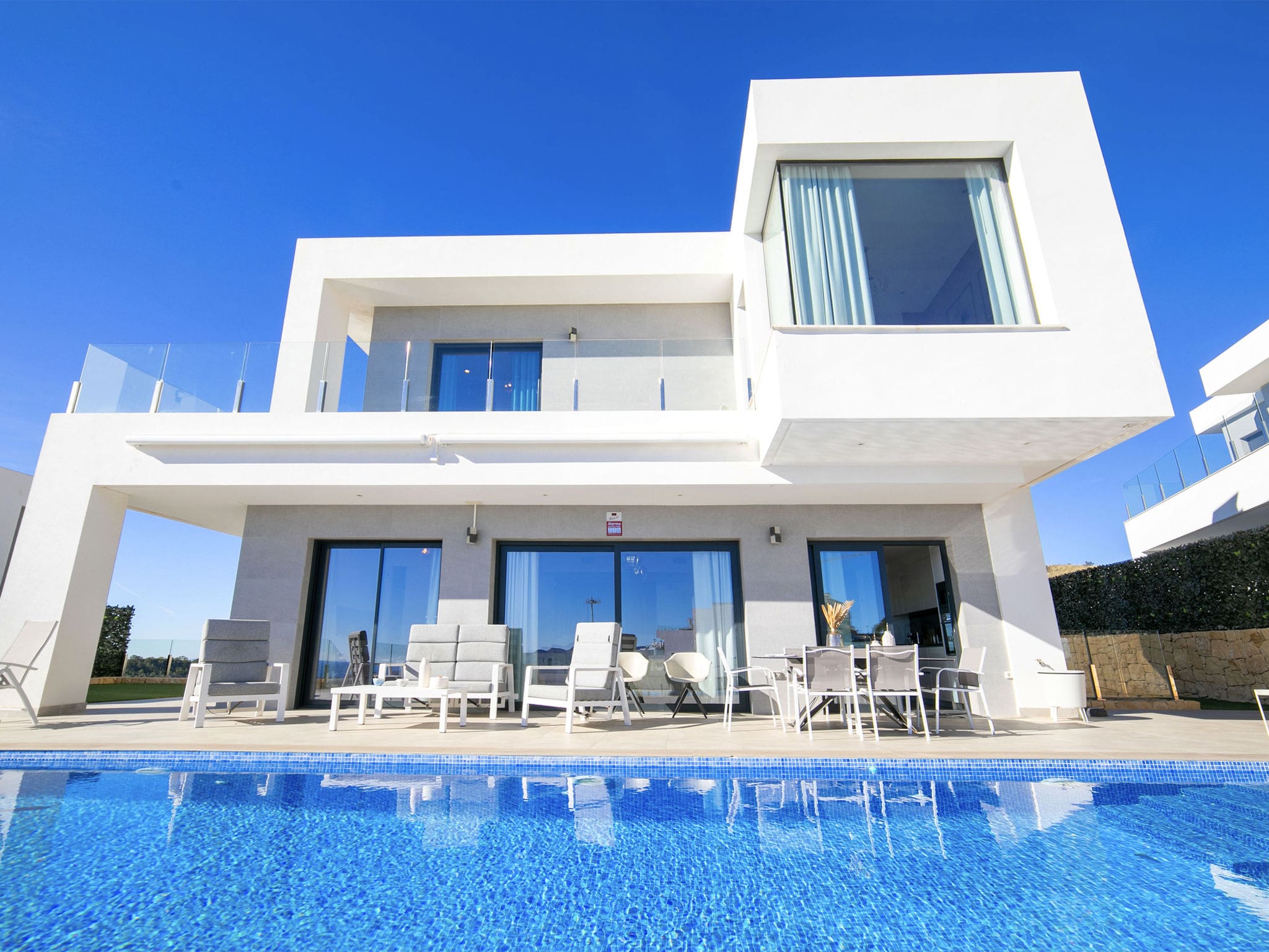 Villa Levante Benidorm: Modern 4-Bedroom Family Villa with Private Pool and Mountain Views near Costa Blanca Beaches