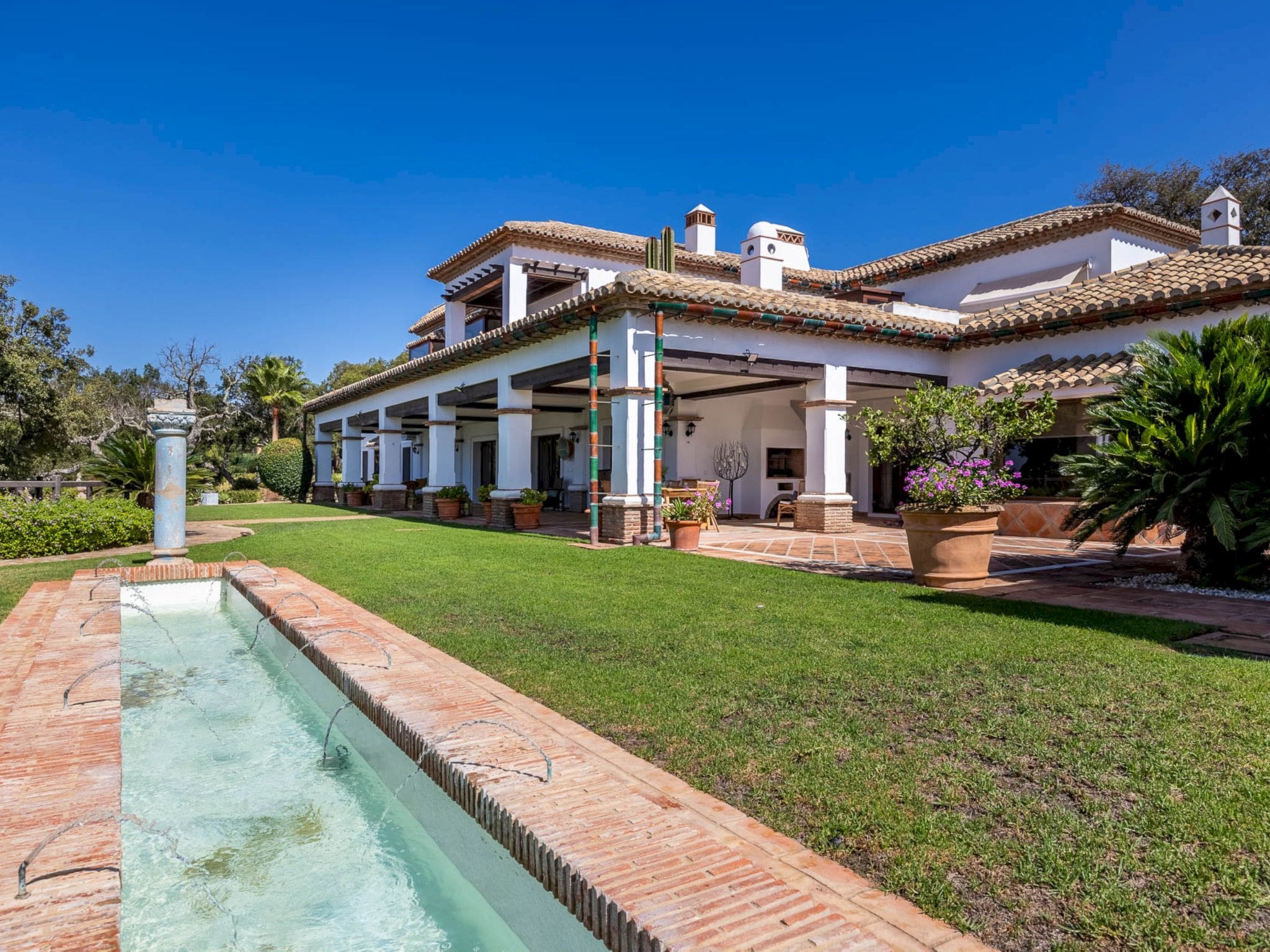 Villa Levante Elviria: Magnificent Five-Bedroom Estate with Heated Indoor Pool and Mountain Views in Marbella