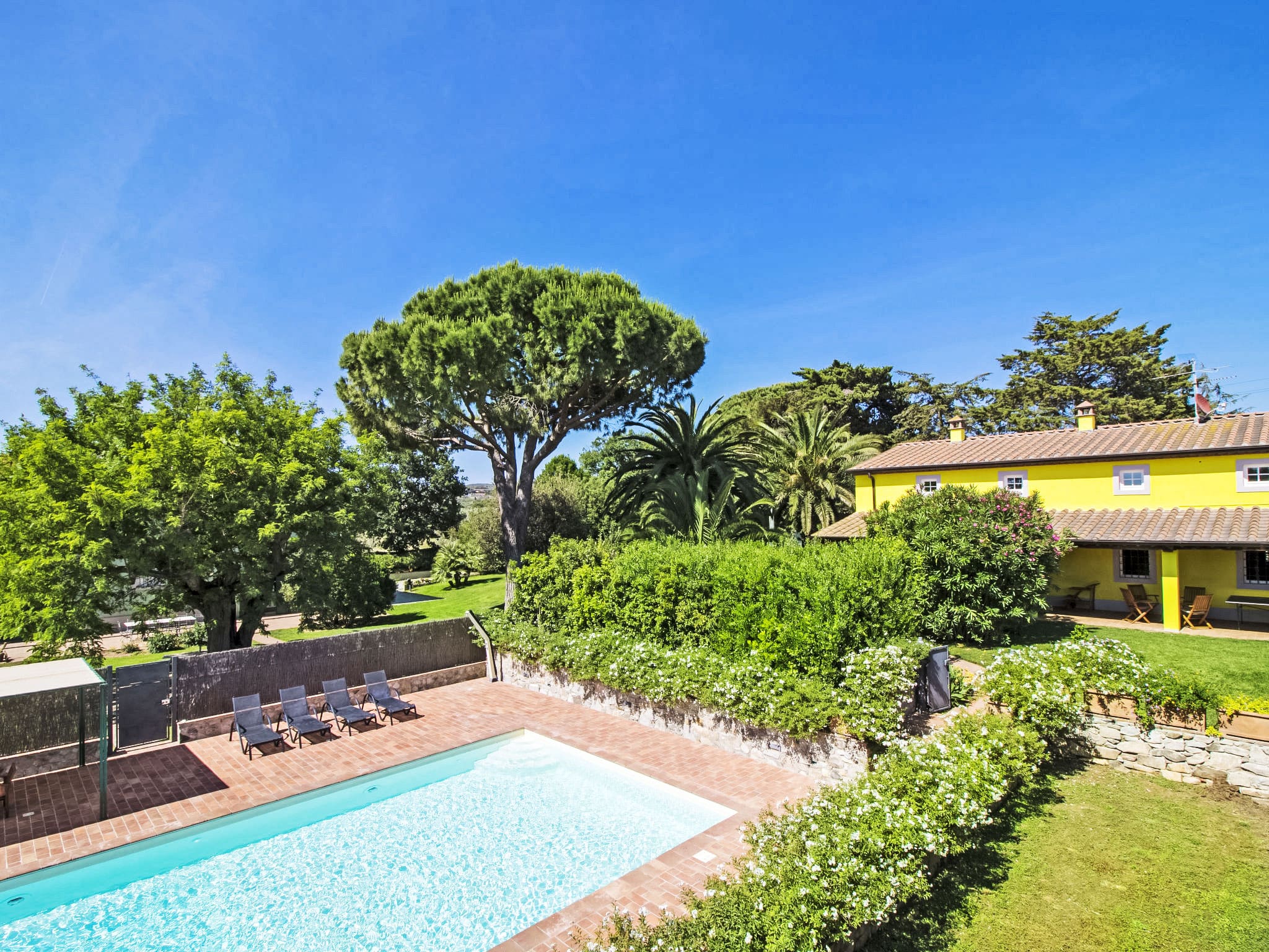 Villa Libeccio Vincenzo: Stunning 5-Bedroom Tuscan Villa with Private Pool and Extensive Gardens in San Vincenzo Italy