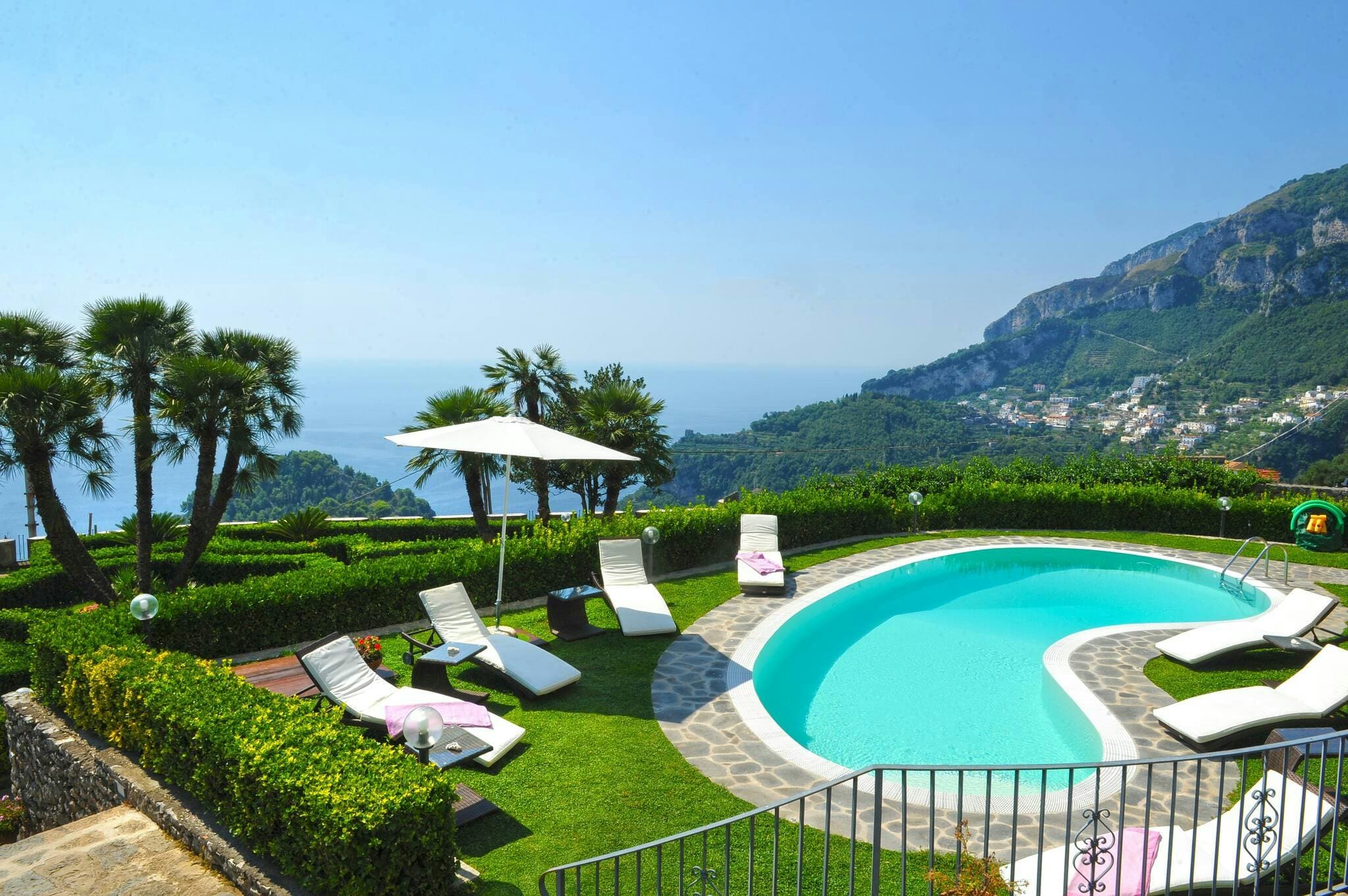 Villa Limoncello Amalfi: Luxury 5-Bedroom Villa with Stunning Sea Views, Amalfi Coast