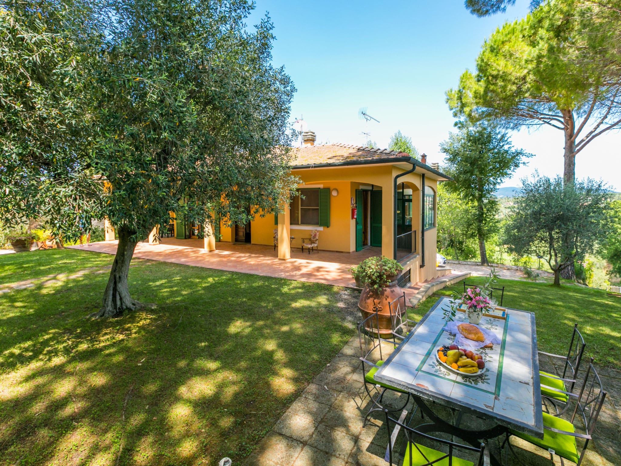 Villa Macchia Casale: Stunning 6-Bedroom Family Villa with Private Pool Near Tuscan Coast and Beaches