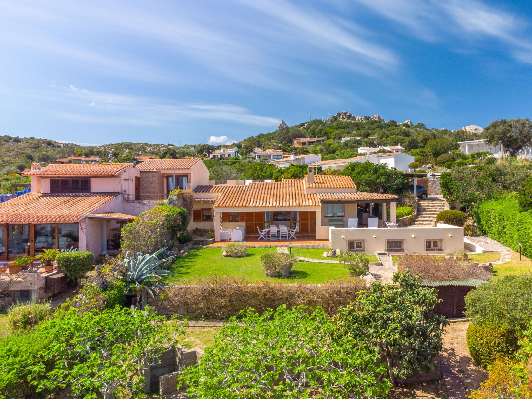 Villa Maestrale Palau: Elegant Four-Bedroom Coastal Retreat with Sea Views Near La Maddalena National Park