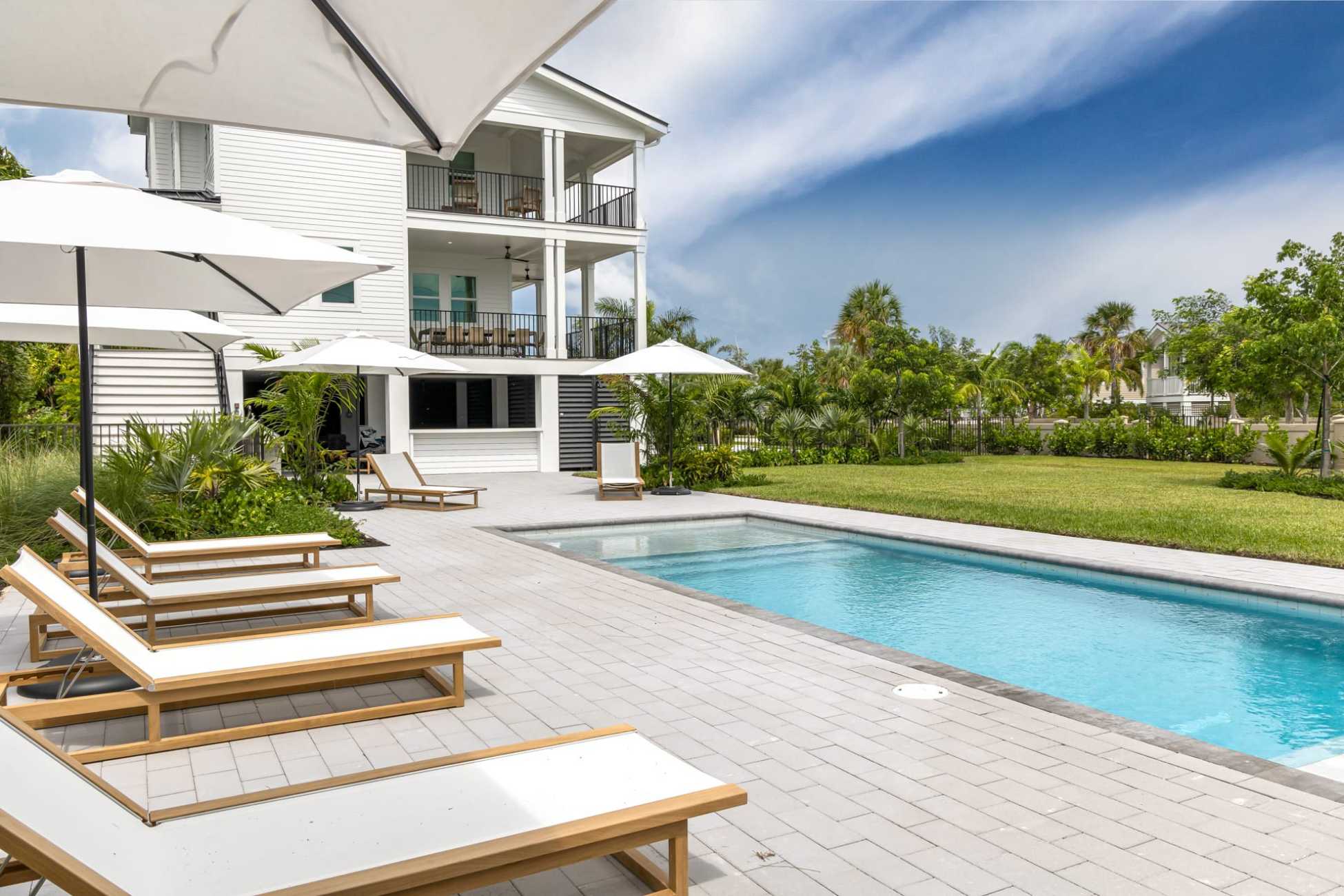 Villa Mangrove Islamorada: Luxury 6-Bedroom Villa with Private Pool, Florida Keys