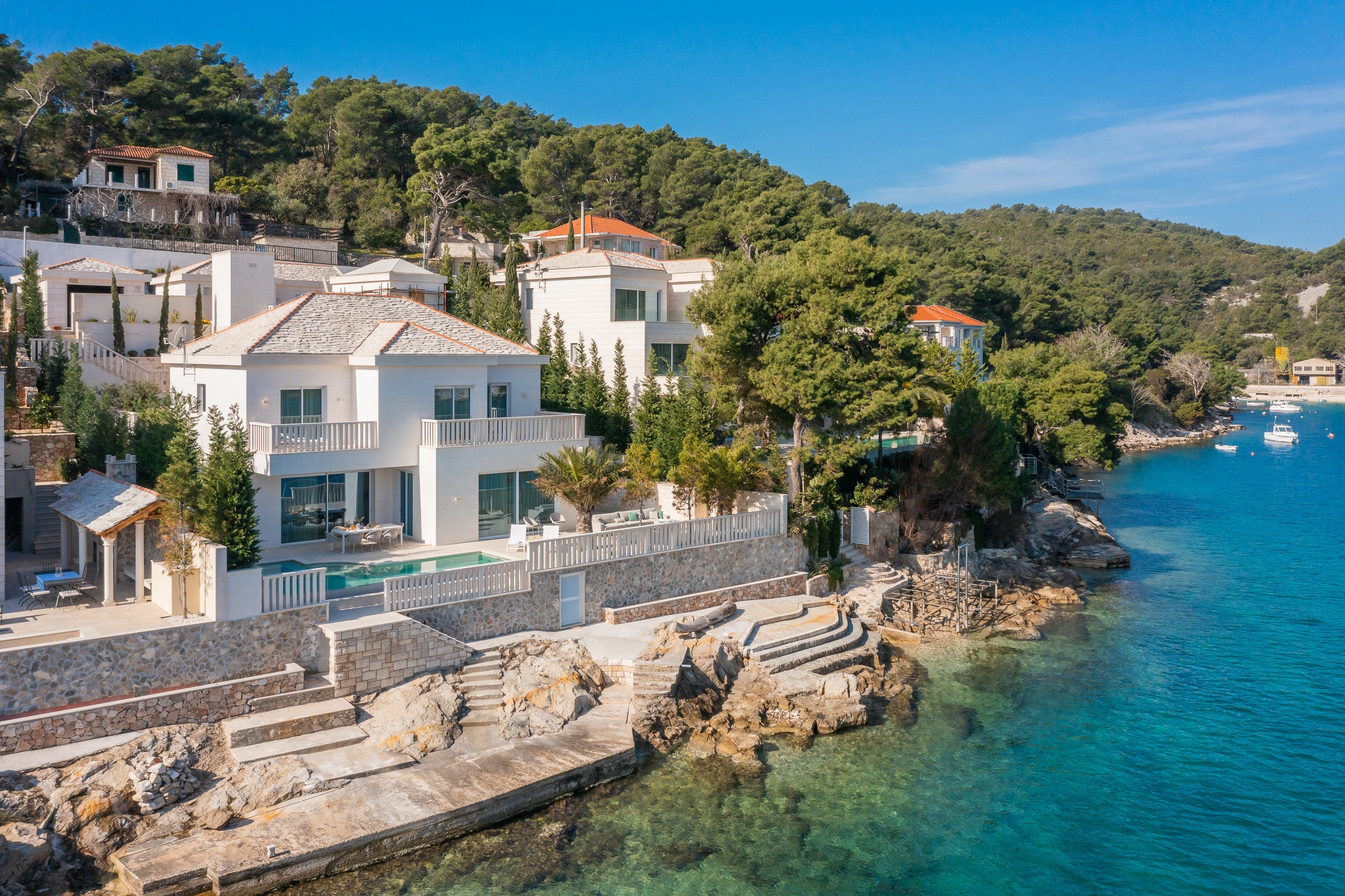 Villa Maslina Split: Luxury 4-Bedroom Apartment with Infinity Pool, Split