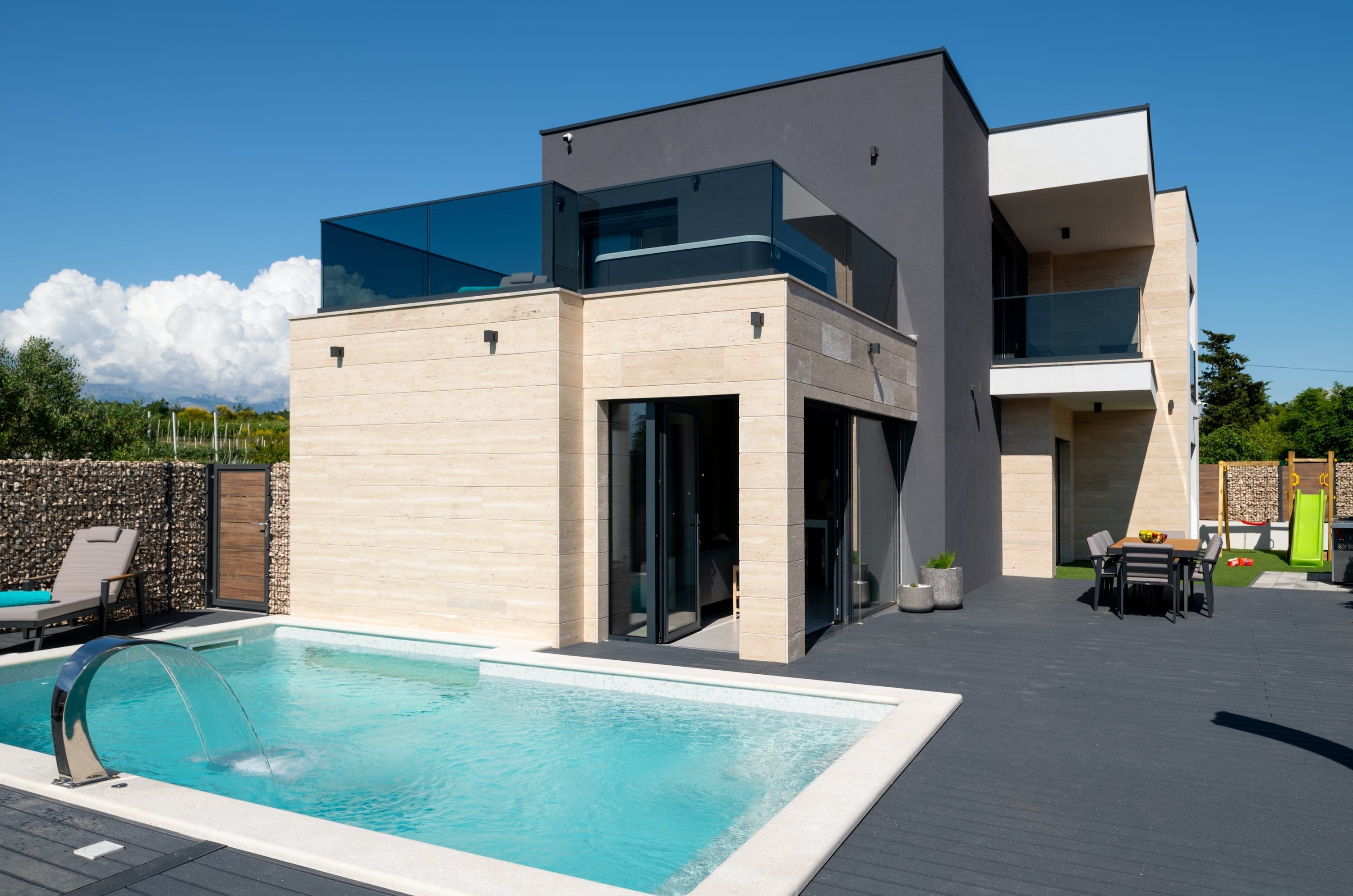 Villa Maslina Zadar: Luxury 4-Bedroom Villa with Saltwater Pool and Sauna, Zadar
