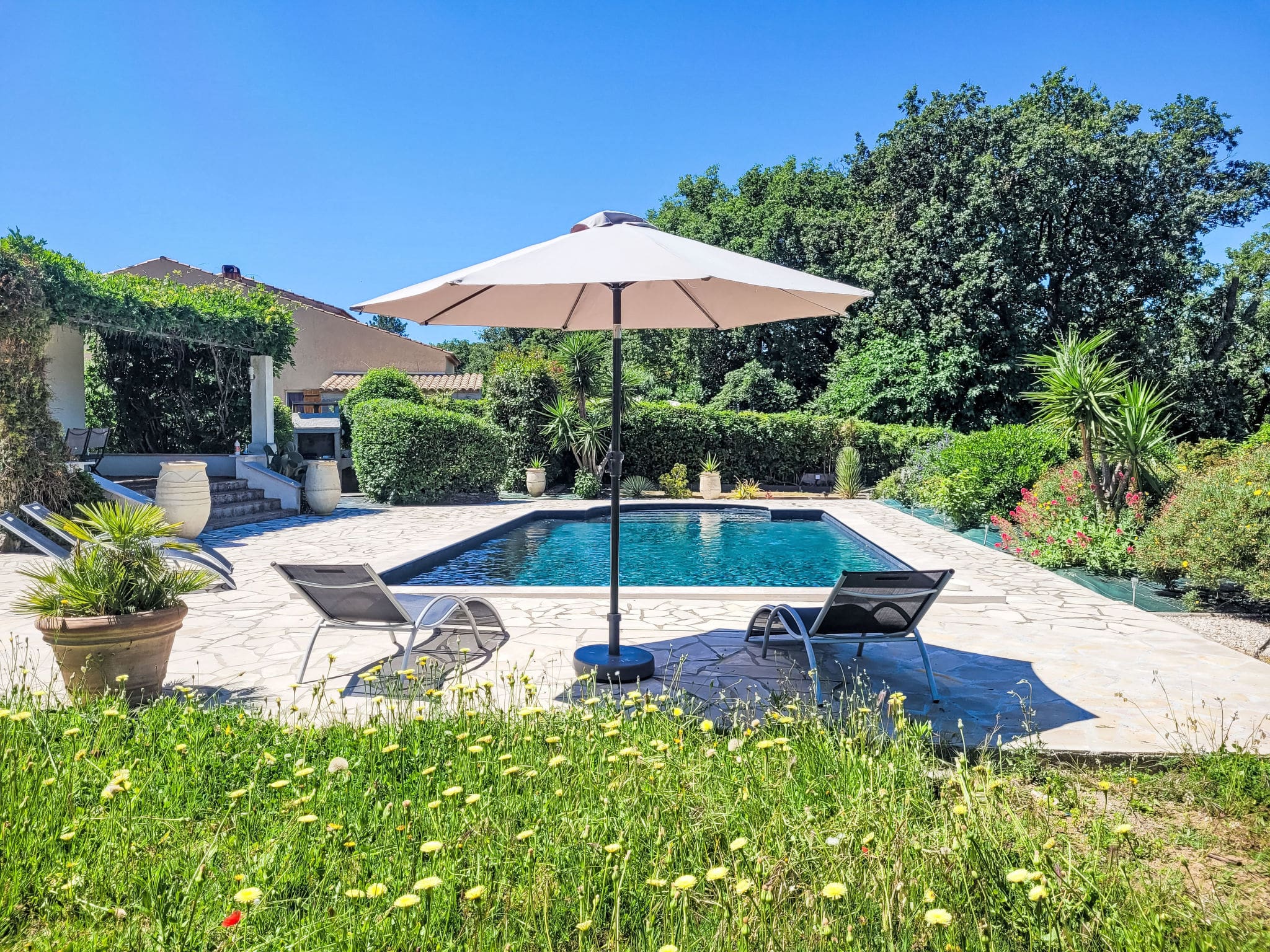Villa Maures Cogolin: Elegant 2-Bedroom Villa with Private Pool in Beautiful Provençal Setting