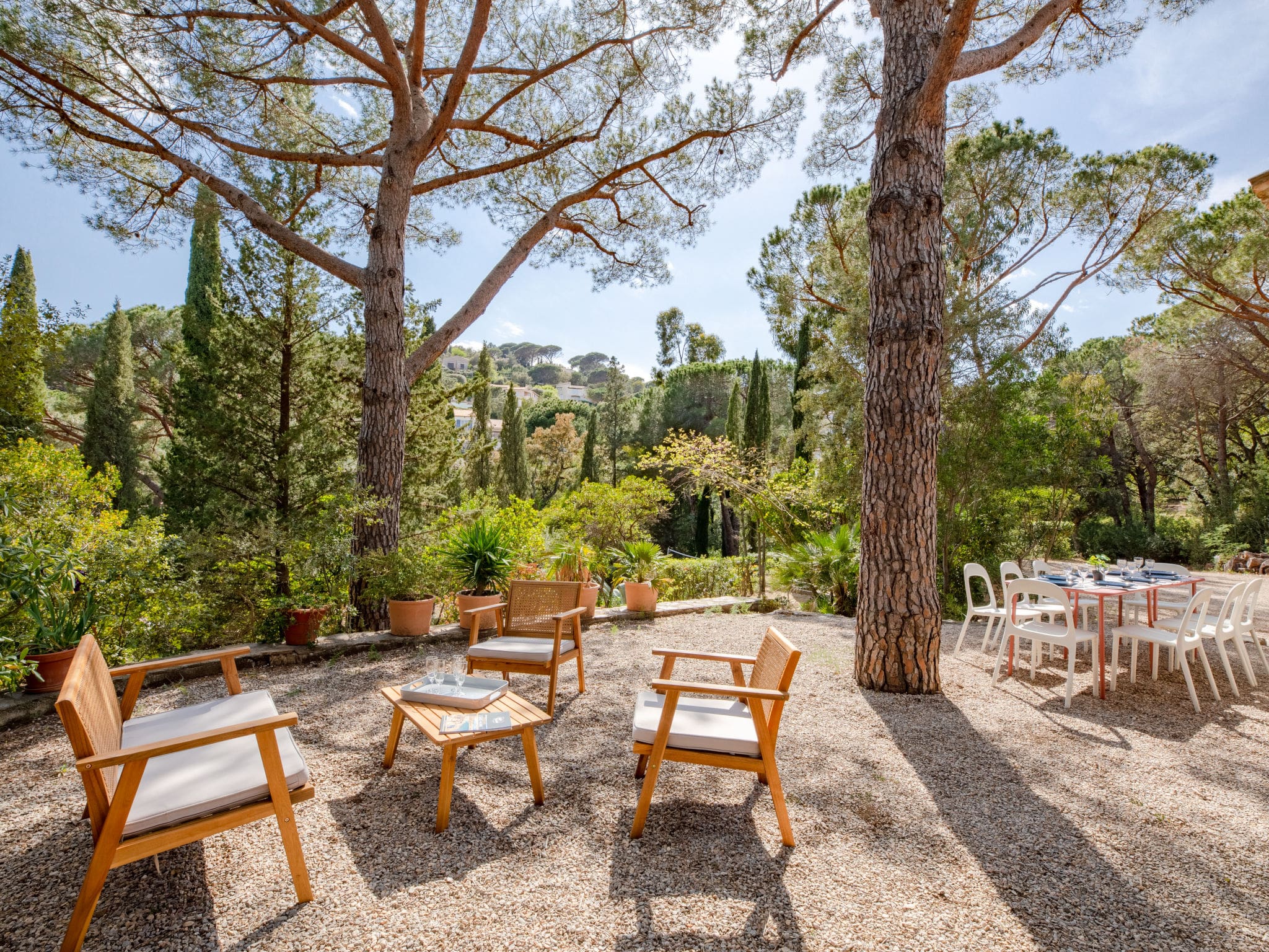 Villa Maures Sainte-Maxime: Luxury 4-Bedroom Family Villa with Spacious Garden and Boules Court Near Beach