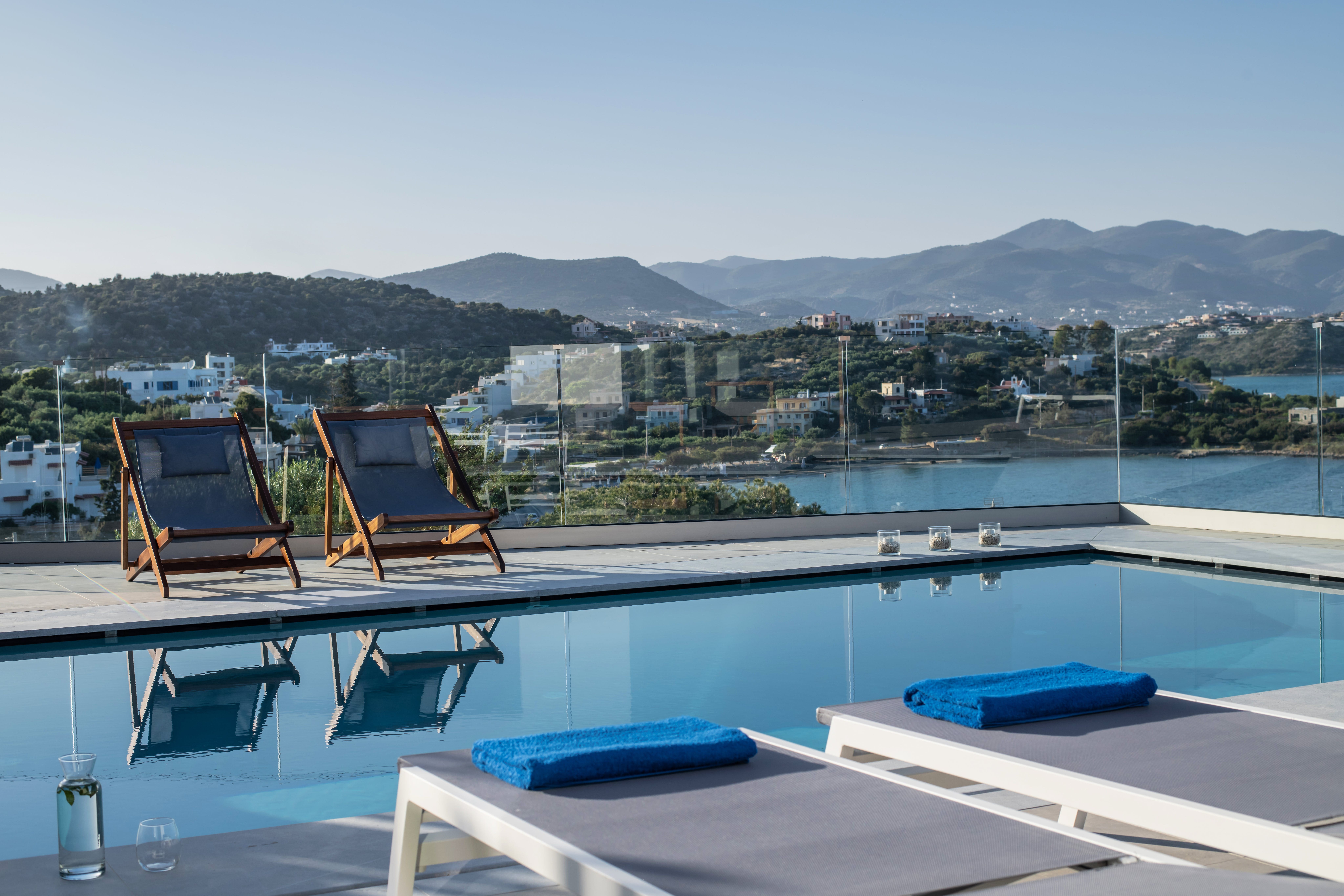 Villa Meltemi Agios Agios Nikolaos Town 2: Spacious 4-Bedroom Luxury Apartment with Sea Views, Agios Nikolaos