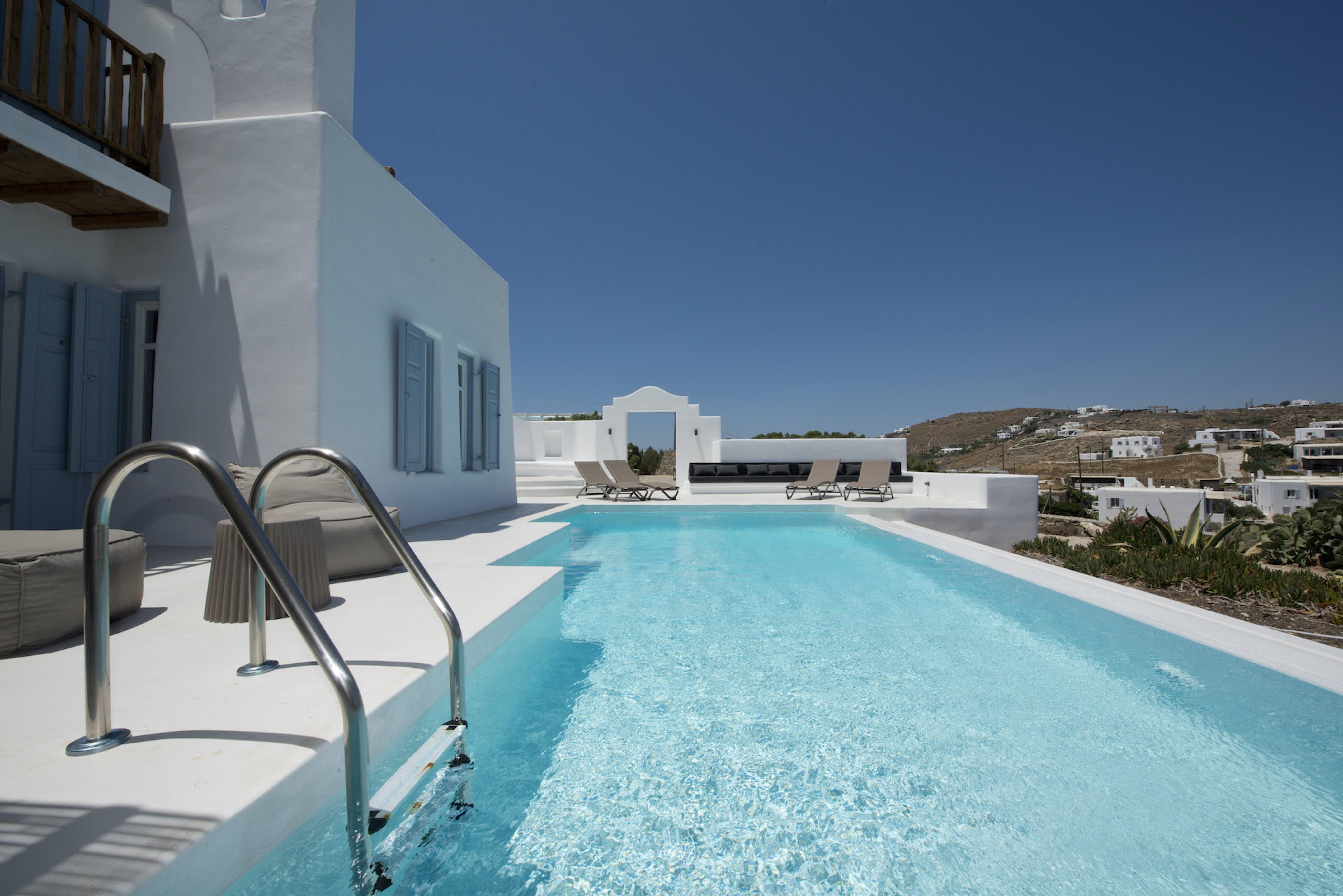 Villa Meltemi AgiosIoannis: Luxury 3-Bedroom Apartment with Seaview and Pool, Agios Ioannis