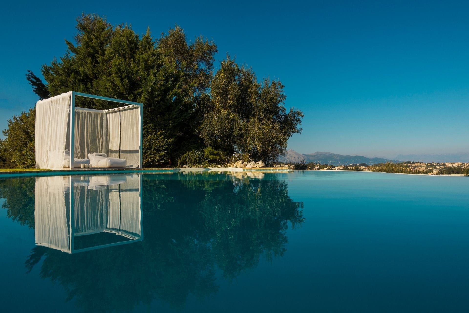 Villa Meltemi Barbati Barbati: Luxurious 3-Bedroom Apartment with Infinity Pool, Barbati