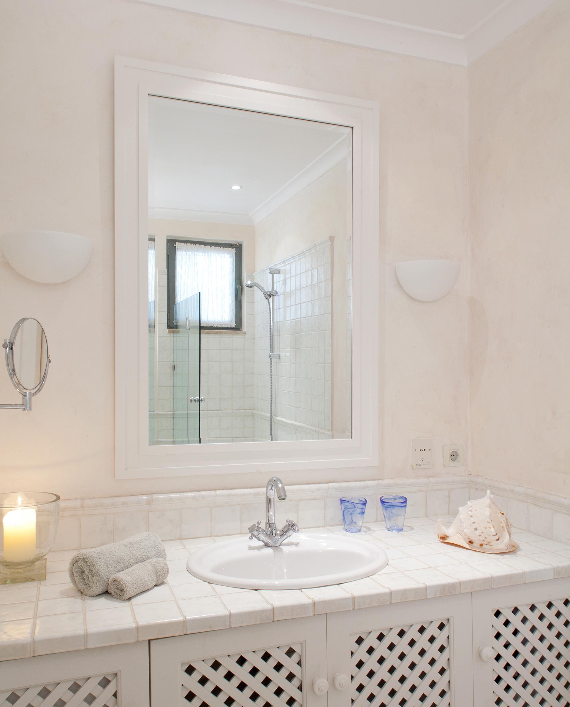 Villa Meltemi Corfu Corfu Town 3: Elegant 9-Bedroom Luxury Apartment with Seaview and Pool, Corfu Town