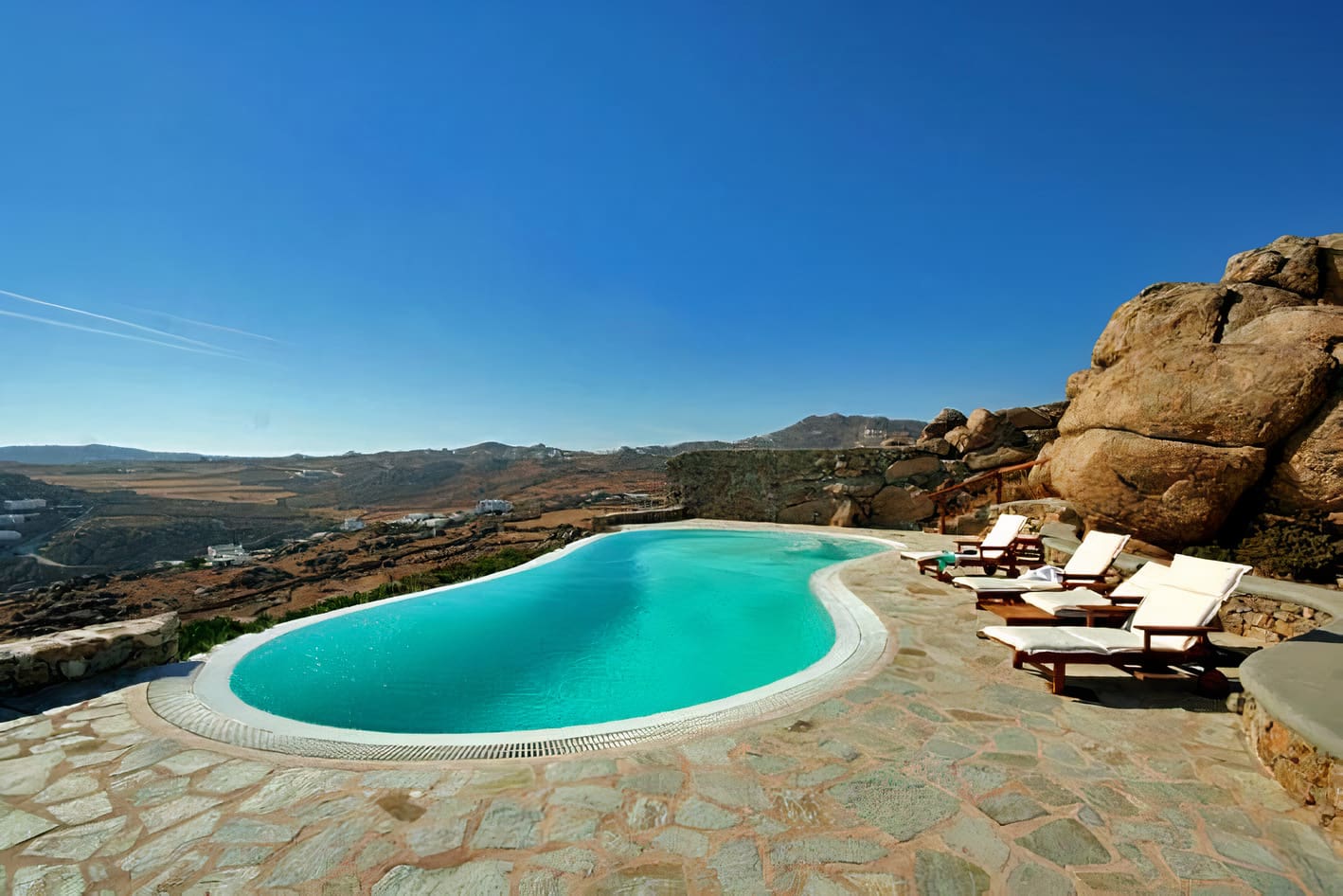 Villa Meltemi Elia Elia 6: Spacious 5-Bedroom Apartment with Infinity Pool and Seaview, Elia