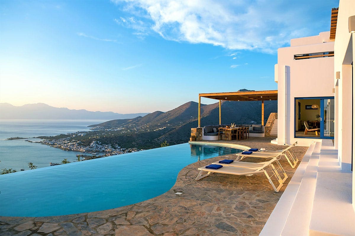 Villa Meltemi Elounda Elounda 3: Spacious 5-Bedroom Apartment with Infinity Pool and Sea Views, Elounda