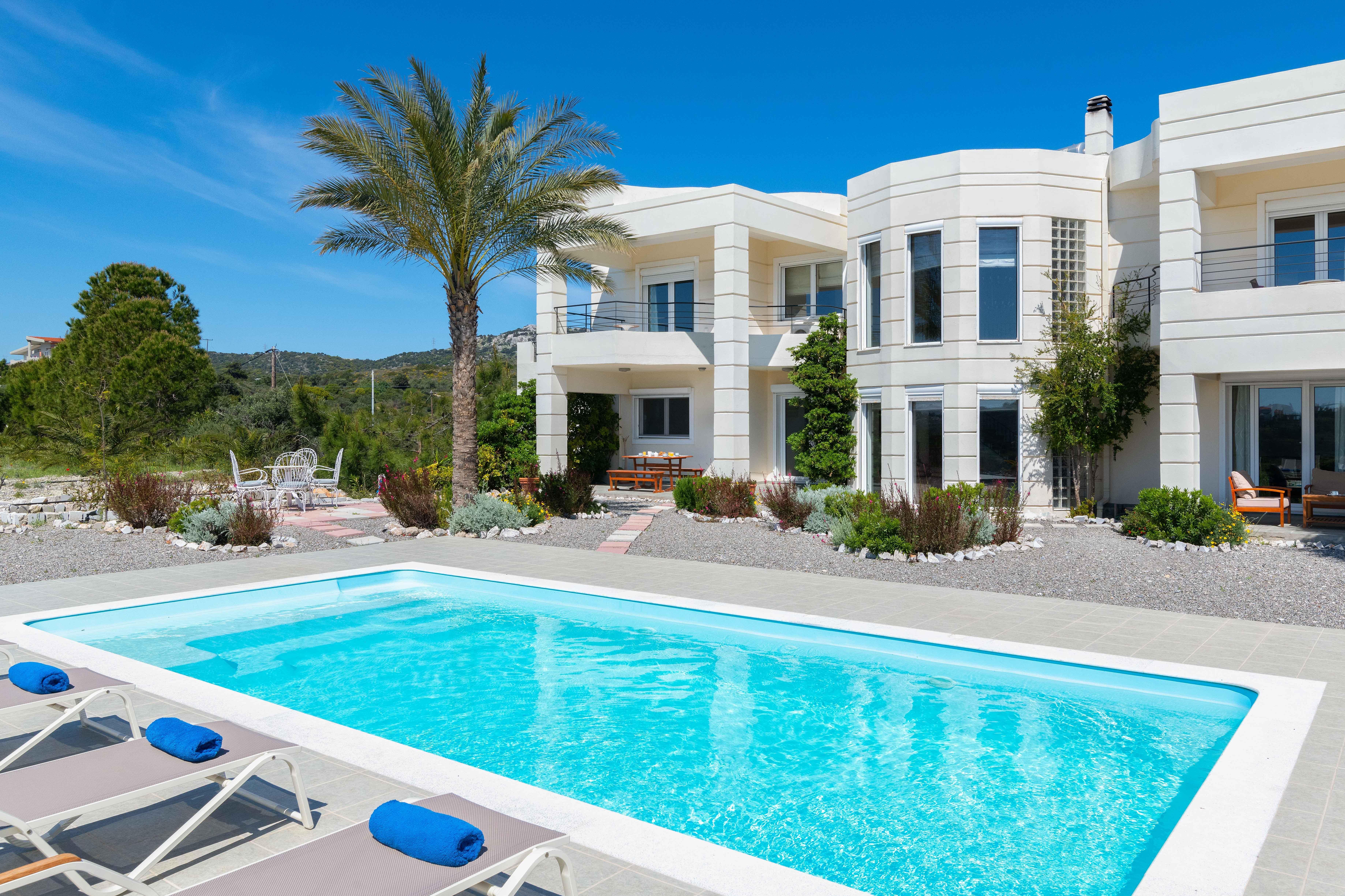 Villa Meltemi Faliraki: Luxury 3-Bedroom Apartment with Seaview and Pool, Faliraki