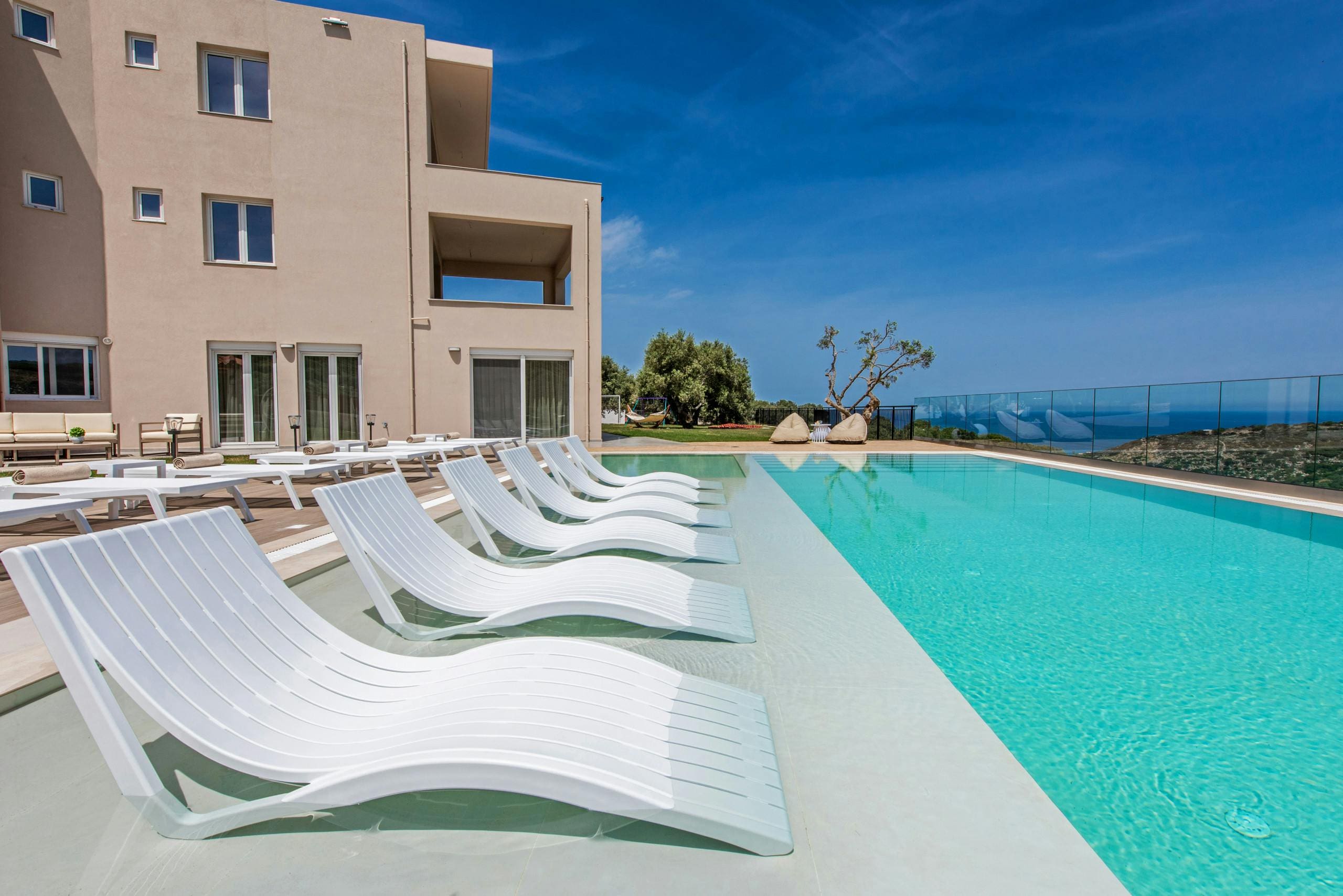 Villa Meltemi Gerani: Spacious 11-Bedroom Luxury Apartment with Seaview and Pool, Rethymnon