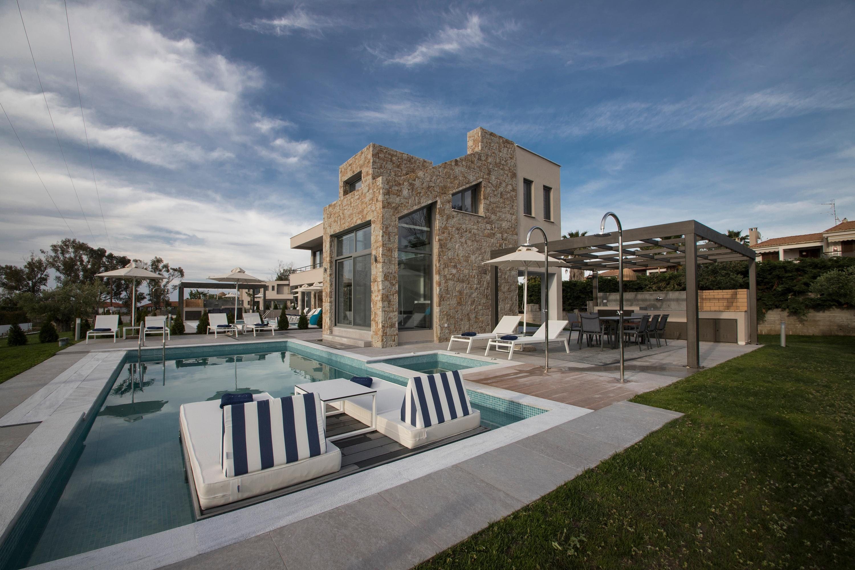 Villa Meltemi Halkidiki: Luxury 4-Bedroom Villa with Beachfront Access, Halkidiki