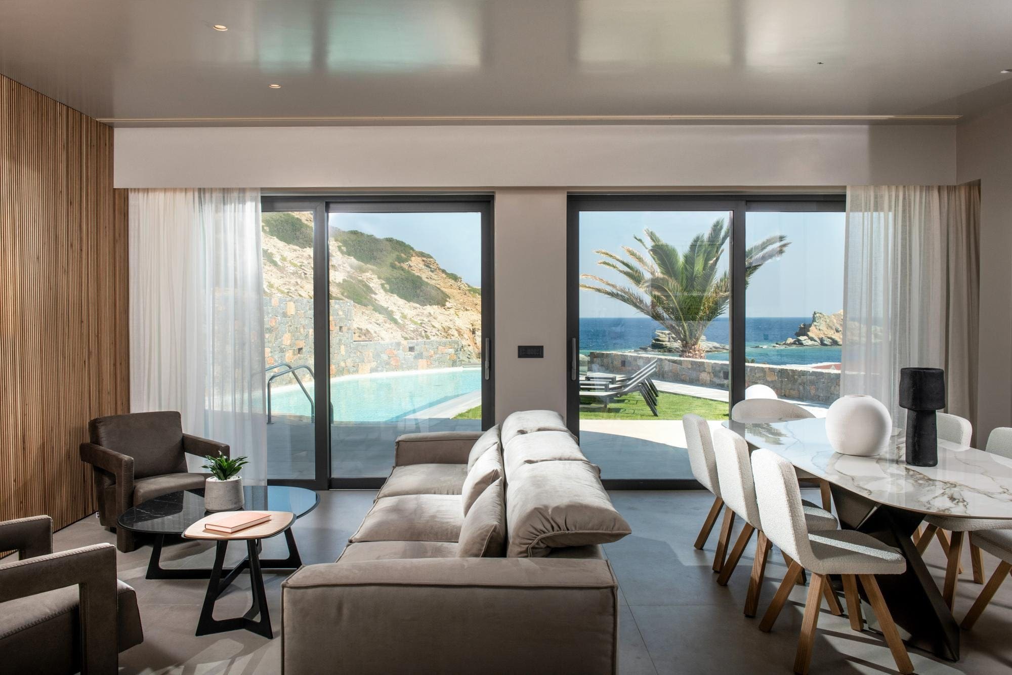 Villa Meltemi Heraklion Heraklion Town 23: Luxury 5-Bedroom Beachfront Apartment with Pool, Heraklion